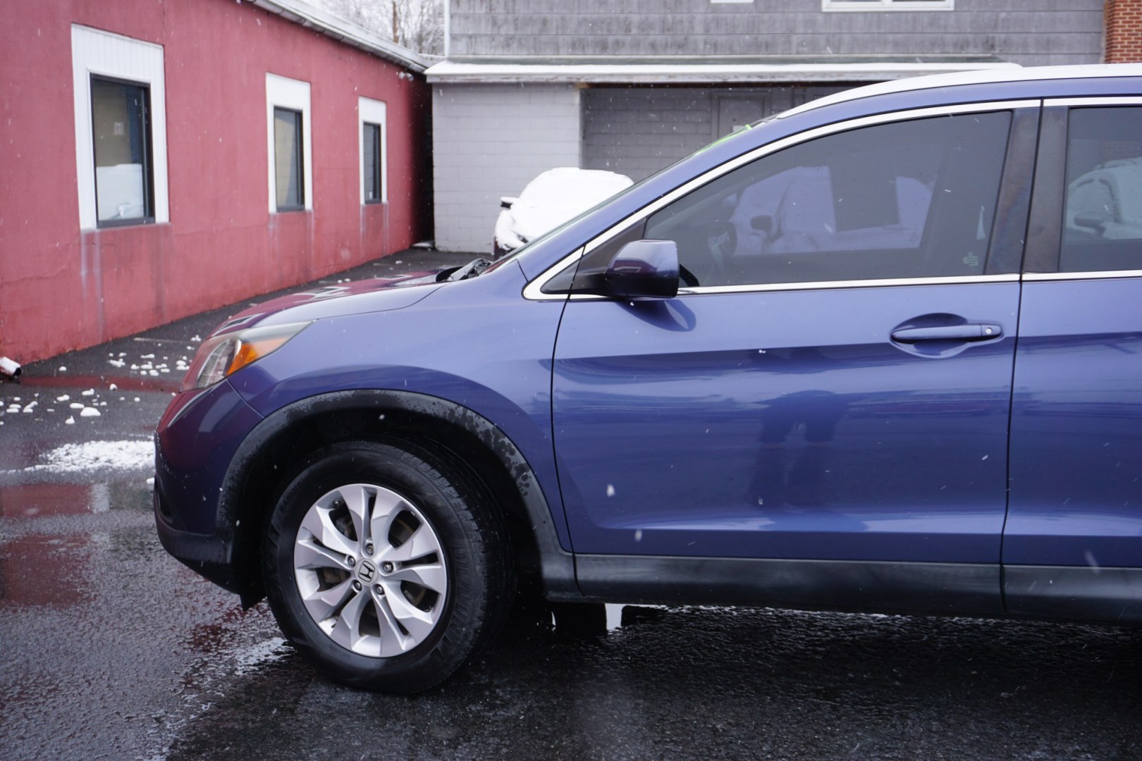 2013 Twilight Blue Metallic /Beige HONDA CR-V EX-L (2HKRM4H77DH) with an 2.4L I-4 DOHC engine, located at 312 Centre Ave, Schuylkill Haven, PA, 17972, (570) 593-5278, 40.638130, -76.177383 - Photo#1