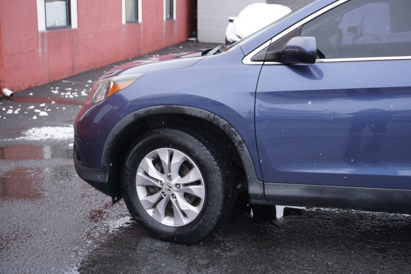 2013 Twilight Blue Metallic /Beige HONDA CR-V EX-L (2HKRM4H77DH) with an 2.4L I-4 DOHC engine, located at 312 Centre Ave, Schuylkill Haven, PA, 17972, (570) 593-5278, 40.638130, -76.177383 - Photo#2