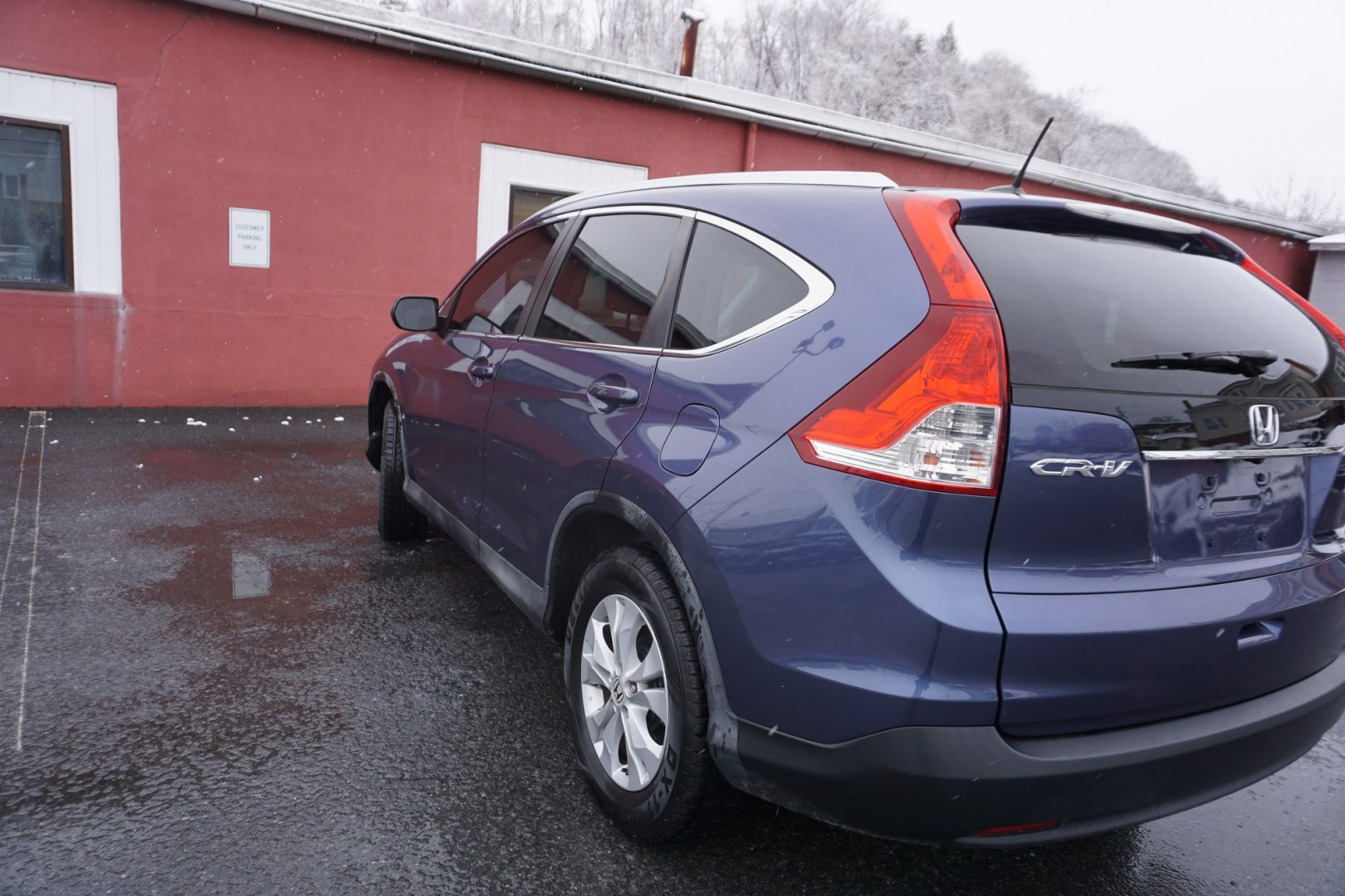2013 Twilight Blue Metallic /Beige HONDA CR-V EX-L (2HKRM4H77DH) with an 2.4L I-4 DOHC engine, located at 312 Centre Ave, Schuylkill Haven, PA, 17972, (570) 593-5278, 40.638130, -76.177383 - Photo#8