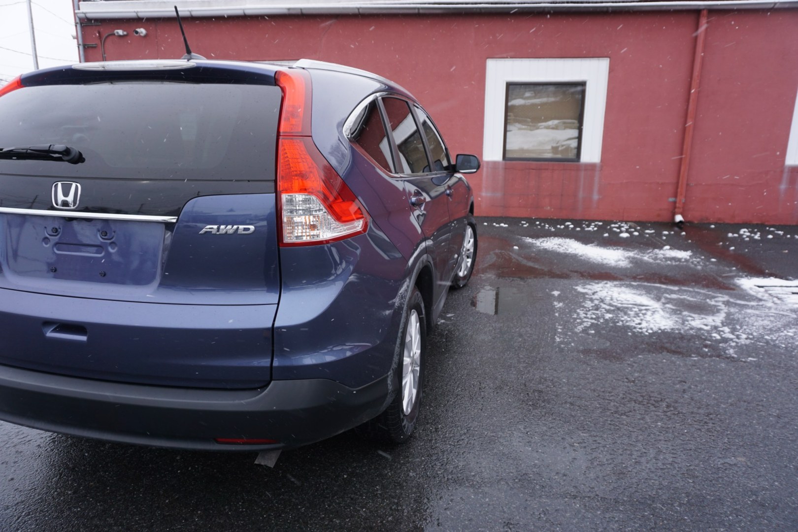2013 Twilight Blue Metallic /Beige HONDA CR-V EX-L (2HKRM4H77DH) with an 2.4L I-4 DOHC engine, located at 312 Centre Ave, Schuylkill Haven, PA, 17972, (570) 593-5278, 40.638130, -76.177383 - Photo#10