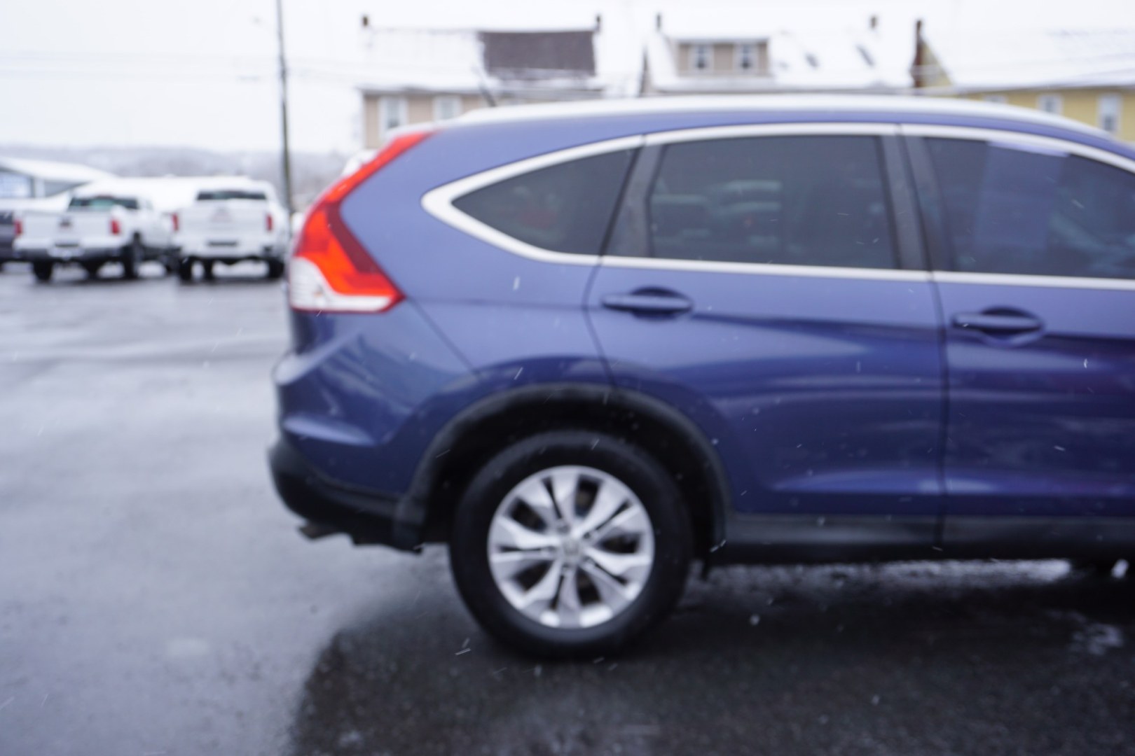 2013 Twilight Blue Metallic /Beige HONDA CR-V EX-L (2HKRM4H77DH) with an 2.4L I-4 DOHC engine, located at 312 Centre Ave, Schuylkill Haven, PA, 17972, (570) 593-5278, 40.638130, -76.177383 - Photo#11