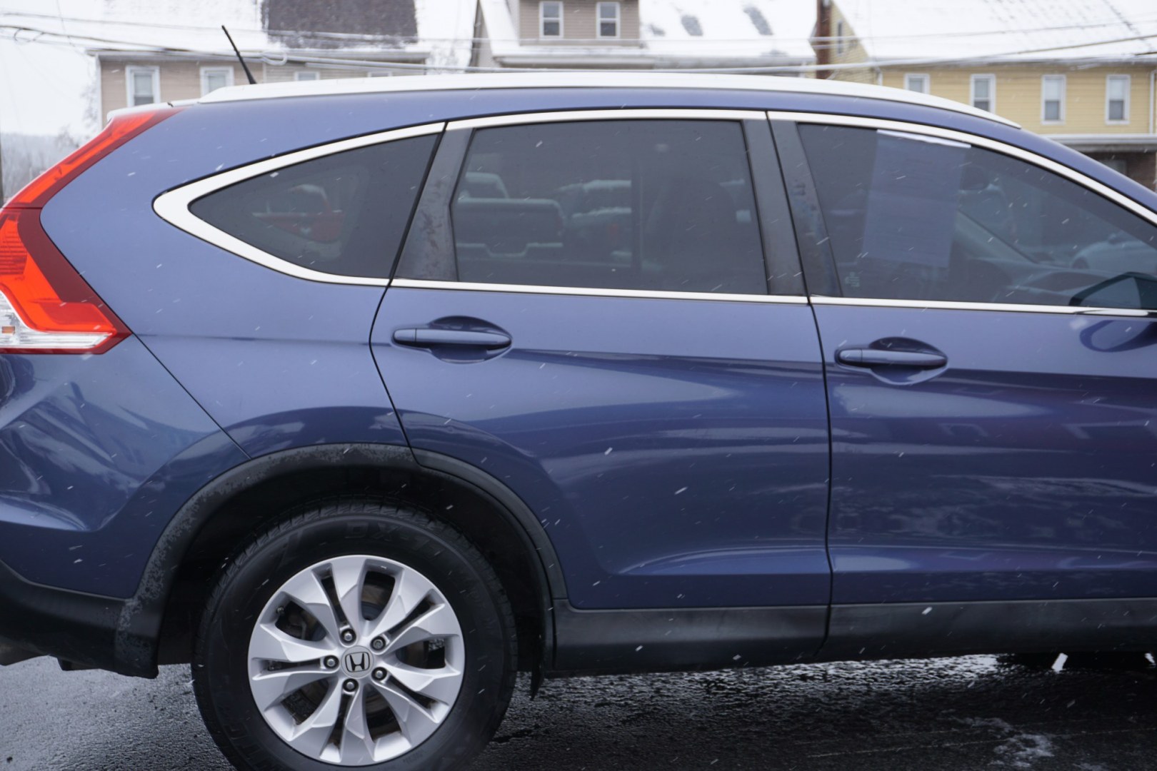 2013 Twilight Blue Metallic /Beige HONDA CR-V EX-L (2HKRM4H77DH) with an 2.4L I-4 DOHC engine, located at 312 Centre Ave, Schuylkill Haven, PA, 17972, (570) 593-5278, 40.638130, -76.177383 - Photo#14