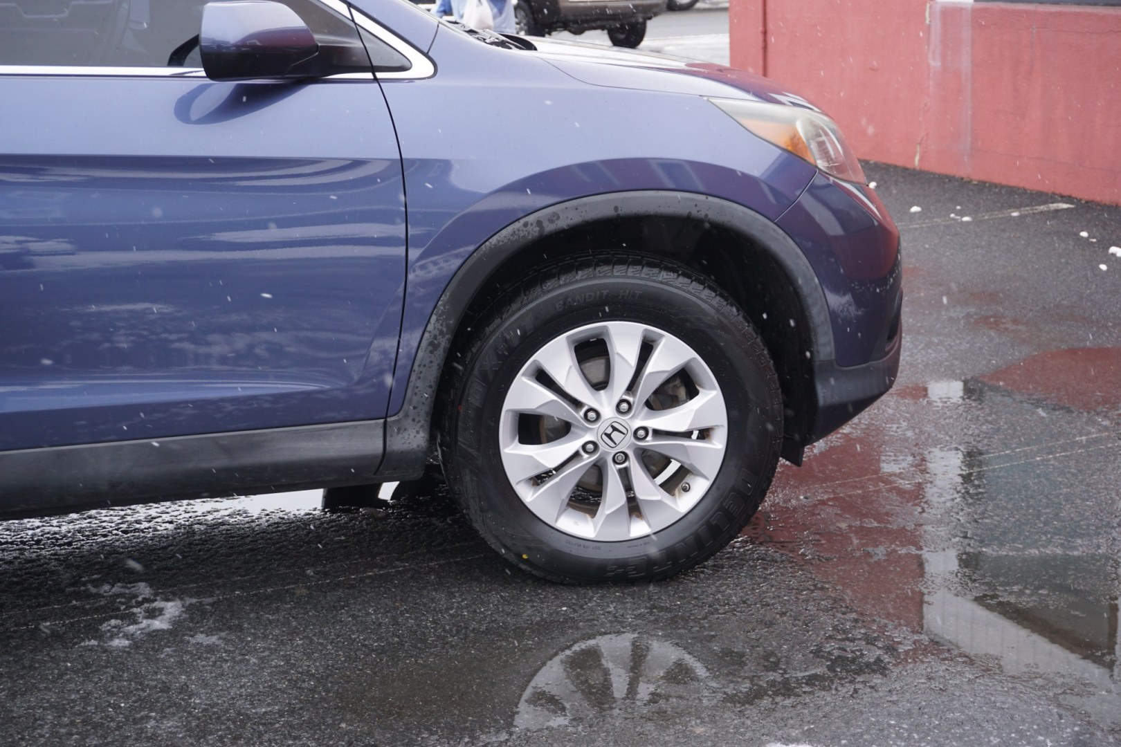 2013 Twilight Blue Metallic /Beige HONDA CR-V EX-L (2HKRM4H77DH) with an 2.4L I-4 DOHC engine, located at 312 Centre Ave, Schuylkill Haven, PA, 17972, (570) 593-5278, 40.638130, -76.177383 - Photo#18