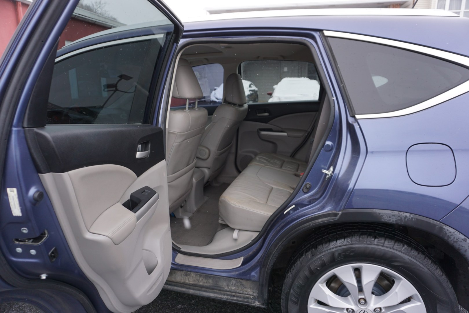 2013 Twilight Blue Metallic /Beige HONDA CR-V EX-L (2HKRM4H77DH) with an 2.4L I-4 DOHC engine, located at 312 Centre Ave, Schuylkill Haven, PA, 17972, (570) 593-5278, 40.638130, -76.177383 - Photo#29