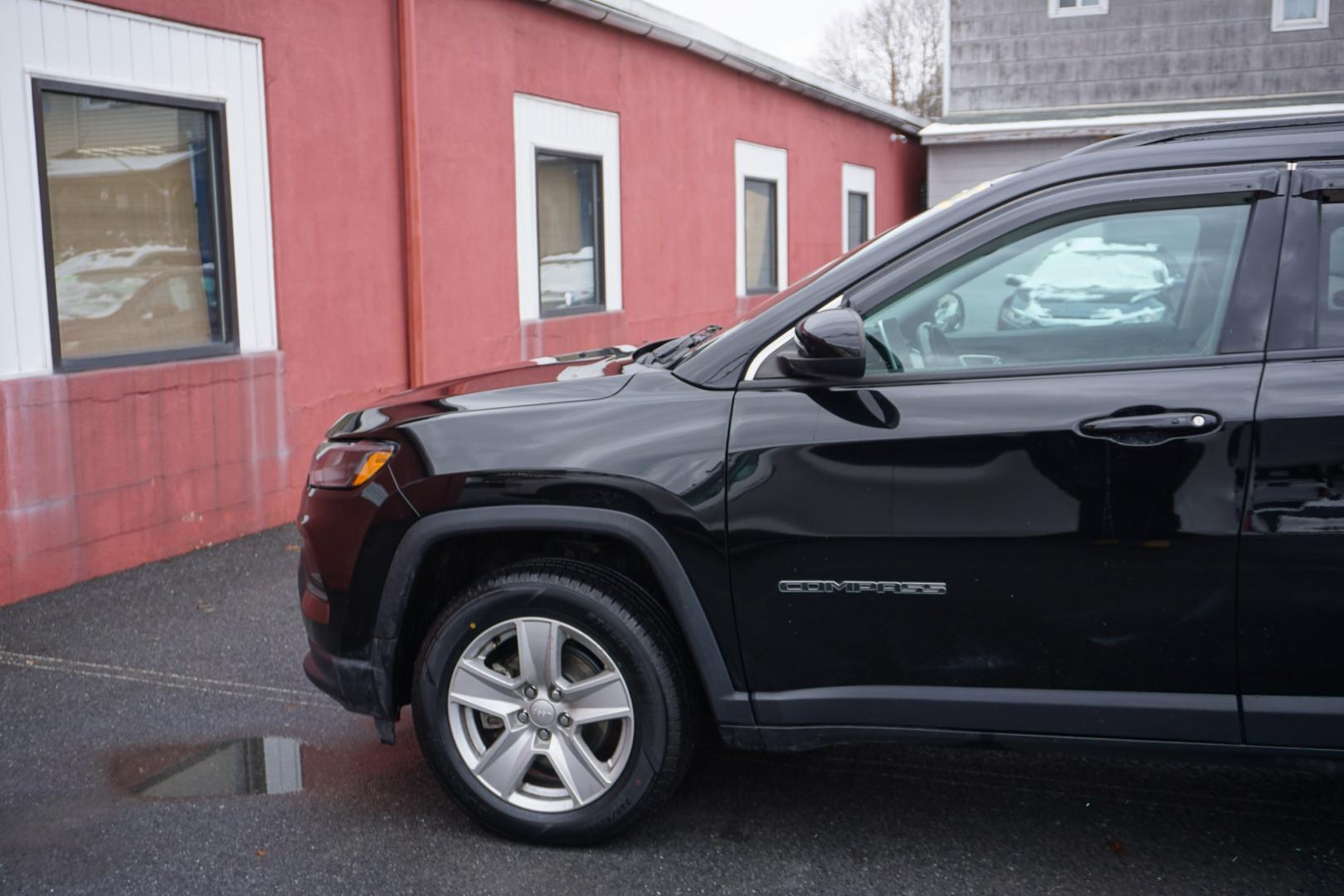 2022 Diamond Black Crystal Pearlcoat /Black JEEP COMPASS LATITUDE (3C4NJDBB5NT) with an MultiAir2 Tigershark 2.4L I-4 variable valve contr engine, located at 312 Centre Ave, Schuylkill Haven, PA, 17972, (570) 593-5278, 40.638130, -76.177383 - Photo#1