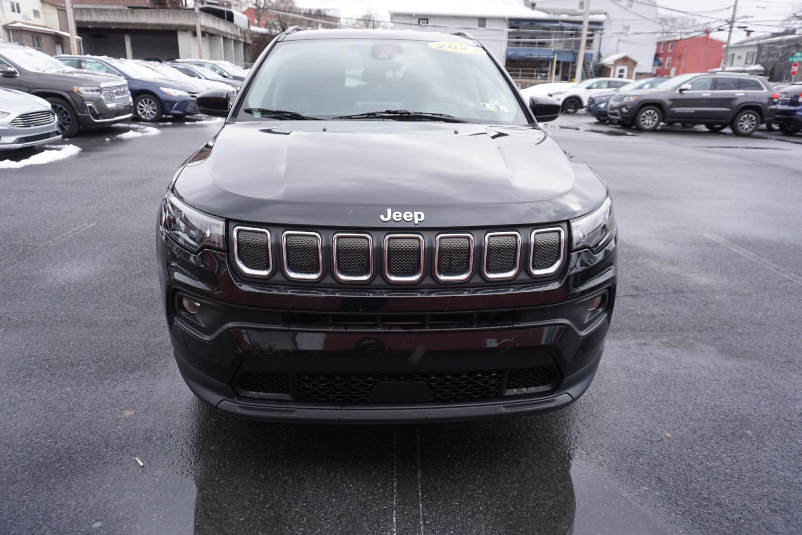 2022 Diamond Black Crystal Pearlcoat /Black JEEP COMPASS LATITUDE (3C4NJDBB5NT) with an MultiAir2 Tigershark 2.4L I-4 variable valve contr engine, located at 312 Centre Ave, Schuylkill Haven, PA, 17972, (570) 593-5278, 40.638130, -76.177383 - Photo#23