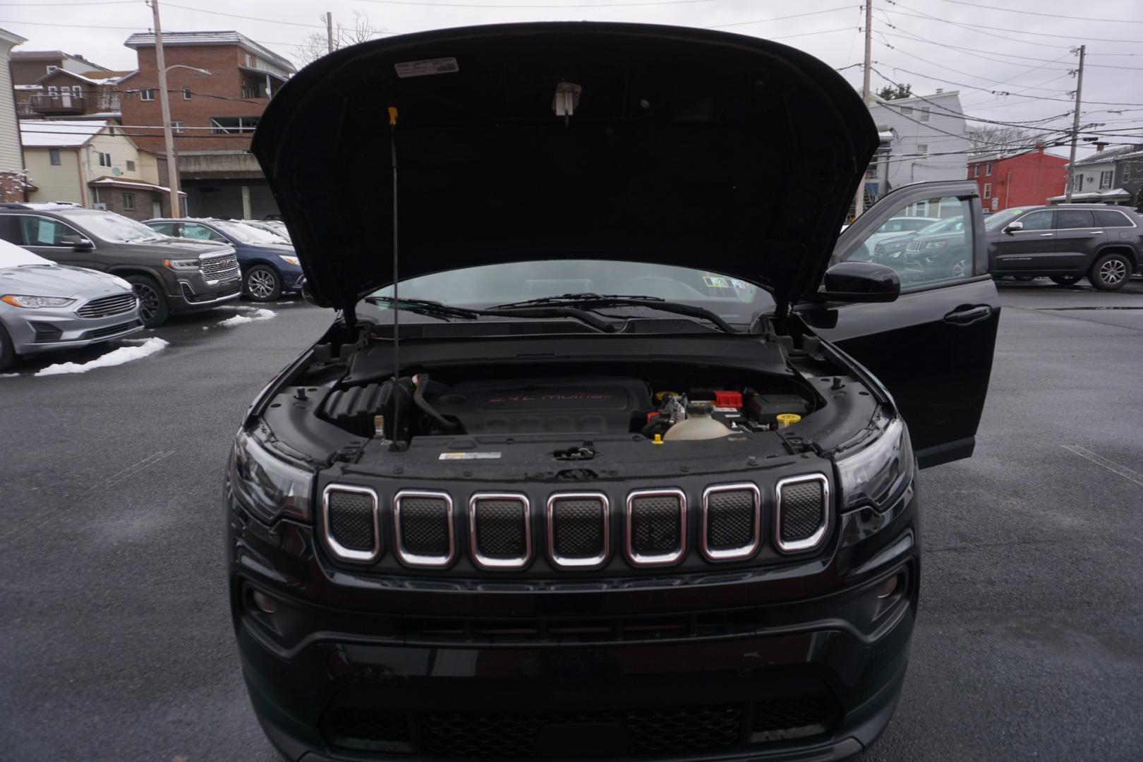 2022 Diamond Black Crystal Pearlcoat /Black JEEP COMPASS LATITUDE (3C4NJDBB5NT) with an MultiAir2 Tigershark 2.4L I-4 variable valve contr engine, located at 312 Centre Ave, Schuylkill Haven, PA, 17972, (570) 593-5278, 40.638130, -76.177383 - Photo#25