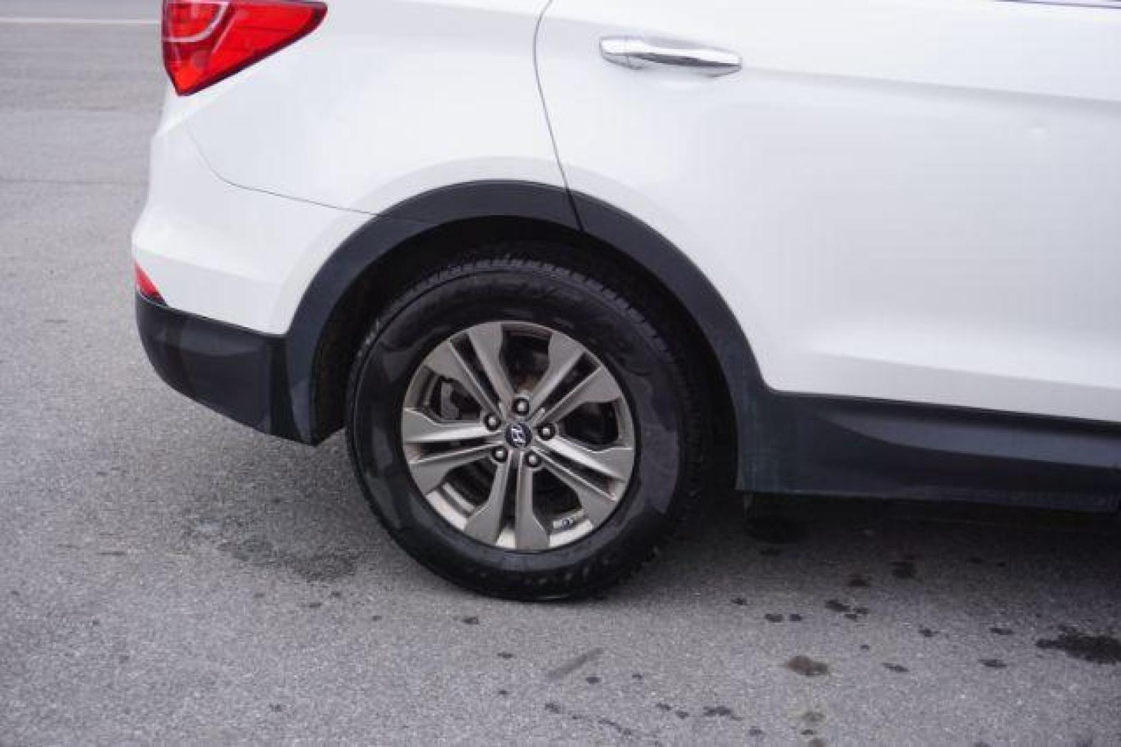 2014 Frost White Pearl /Gray Hyundai Santa Fe Sport 2.4L (5XYZTDLB5EG) with an Theta II 2.4L I-4 gasoline direct injection engine, located at 312 Centre Ave, Schuylkill Haven, PA, 17972, (570) 593-5278, 40.638130, -76.177383 - Photo#17