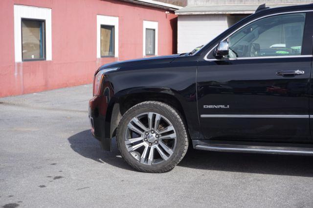 2019 Onyx Black /Jet Black GMC Yukon Denali (1GKS2CKJ3KR) with an EcoTec3 6.2L V-8 gasoline direct injection engine, located at 312 Centre Ave, Schuylkill Haven, PA, 17972, (570) 593-5278, 40.638130, -76.177383 - Photo#2