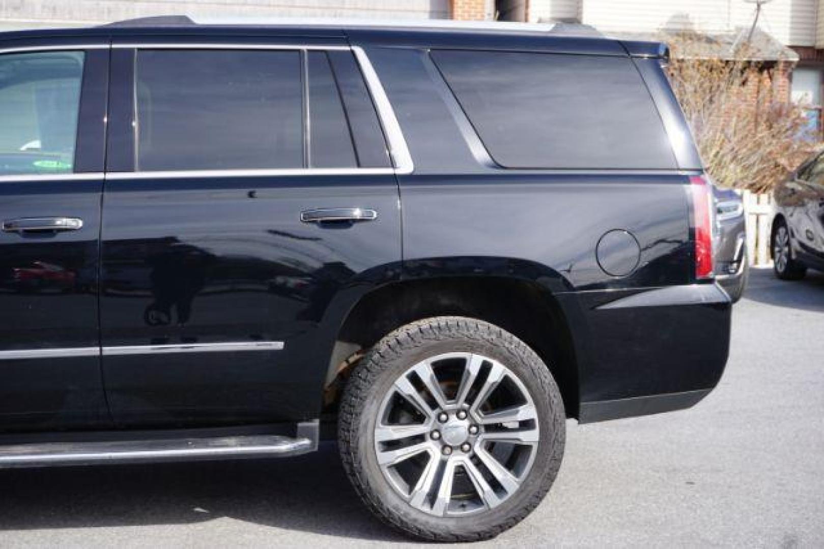 2019 Onyx Black /Jet Black GMC YUKON DENALI (1GKS2CKJ3KR) with an EcoTec3 6.2L V-8 gasoline direct injection engine, located at 312 Centre Ave, Schuylkill Haven, PA, 17972, (570) 593-5278, 40.638130, -76.177383- Photo#5