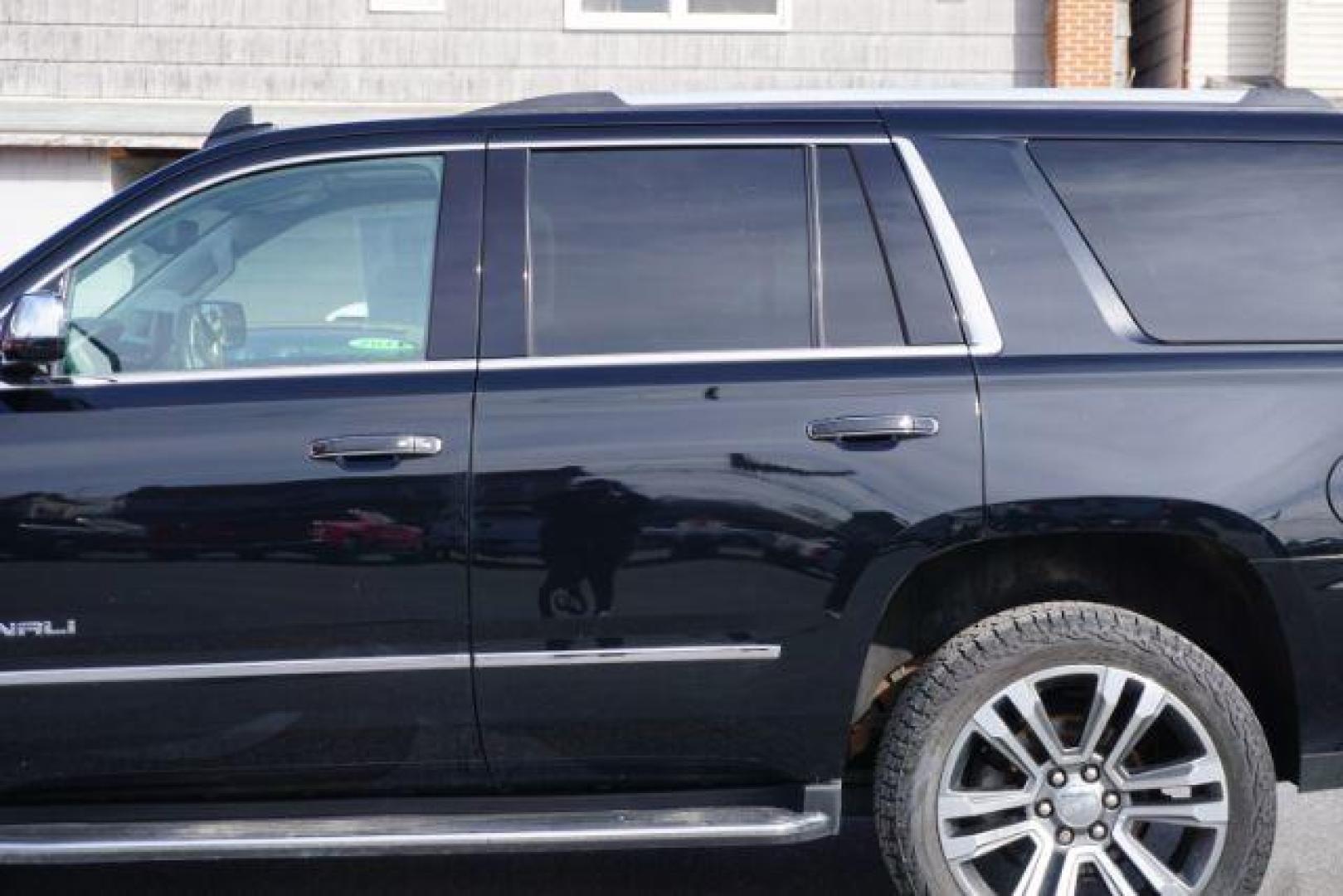2019 Onyx Black /Jet Black GMC YUKON DENALI (1GKS2CKJ3KR) with an EcoTec3 6.2L V-8 gasoline direct injection engine, located at 312 Centre Ave, Schuylkill Haven, PA, 17972, (570) 593-5278, 40.638130, -76.177383- Photo#6