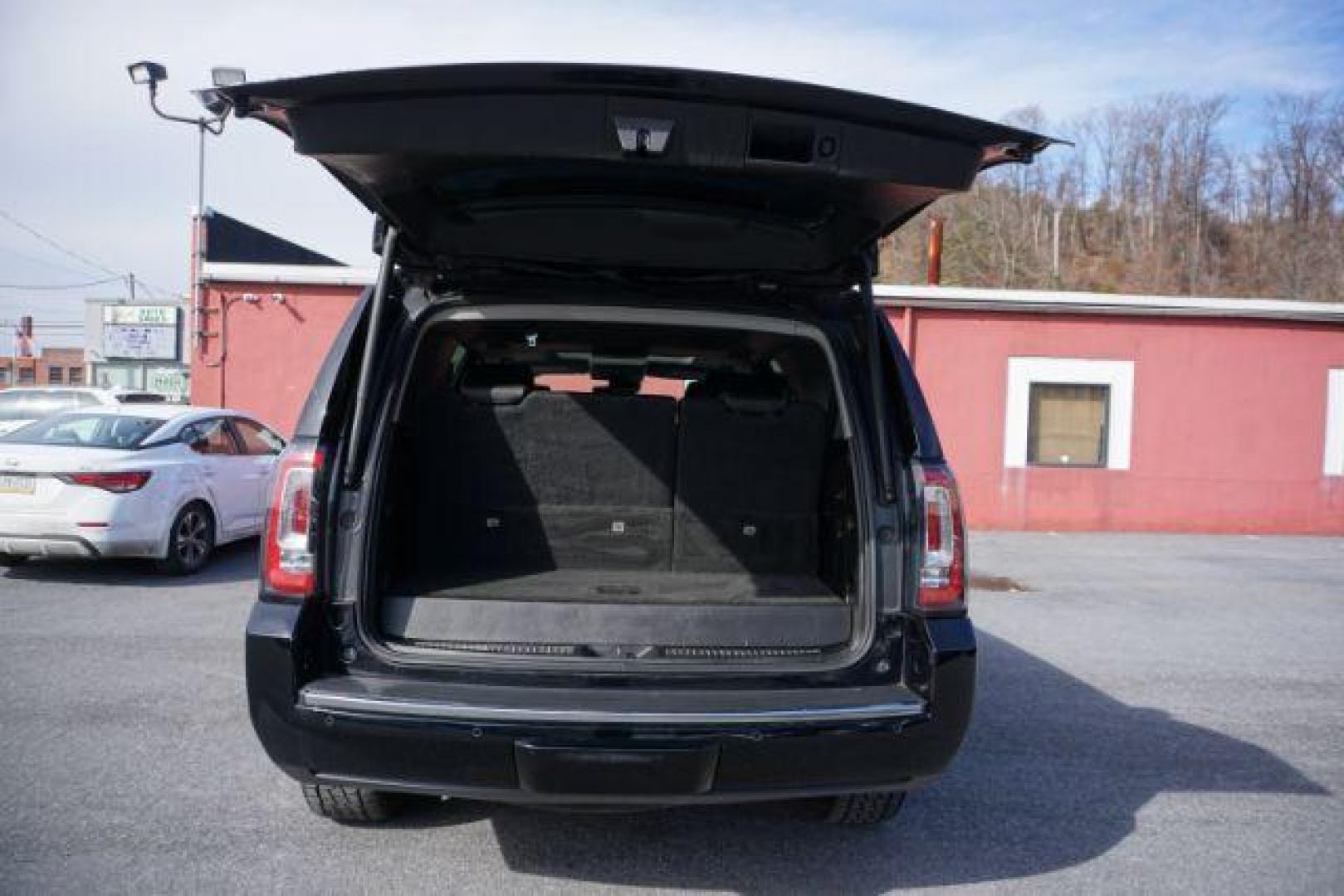 2019 Onyx Black /Jet Black GMC YUKON DENALI (1GKS2CKJ3KR) with an EcoTec3 6.2L V-8 gasoline direct injection engine, located at 312 Centre Ave, Schuylkill Haven, PA, 17972, (570) 593-5278, 40.638130, -76.177383- Photo#11