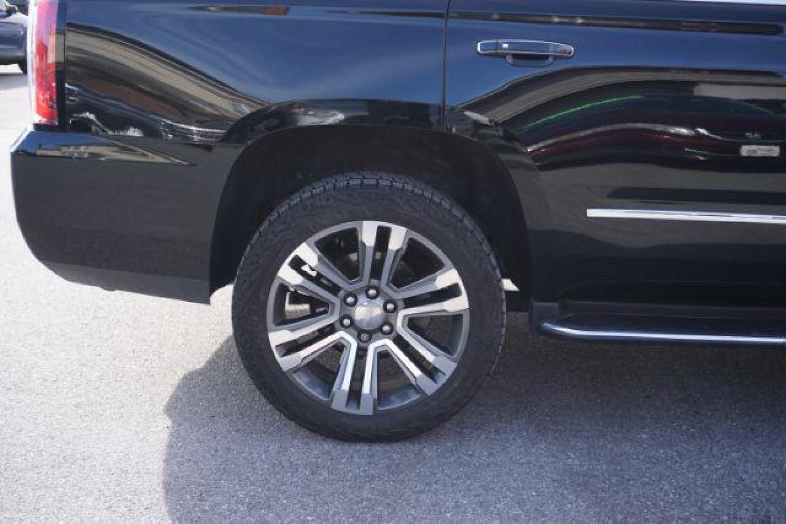 2019 Onyx Black /Jet Black GMC YUKON DENALI (1GKS2CKJ3KR) with an EcoTec3 6.2L V-8 gasoline direct injection engine, located at 312 Centre Ave, Schuylkill Haven, PA, 17972, (570) 593-5278, 40.638130, -76.177383- Photo#18