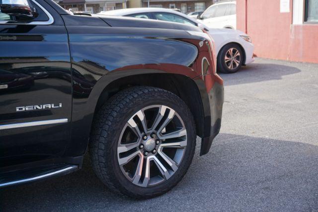 2019 Onyx Black /Jet Black GMC Yukon Denali (1GKS2CKJ3KR) with an EcoTec3 6.2L V-8 gasoline direct injection engine, located at 312 Centre Ave, Schuylkill Haven, PA, 17972, (570) 593-5278, 40.638130, -76.177383 - Photo#23