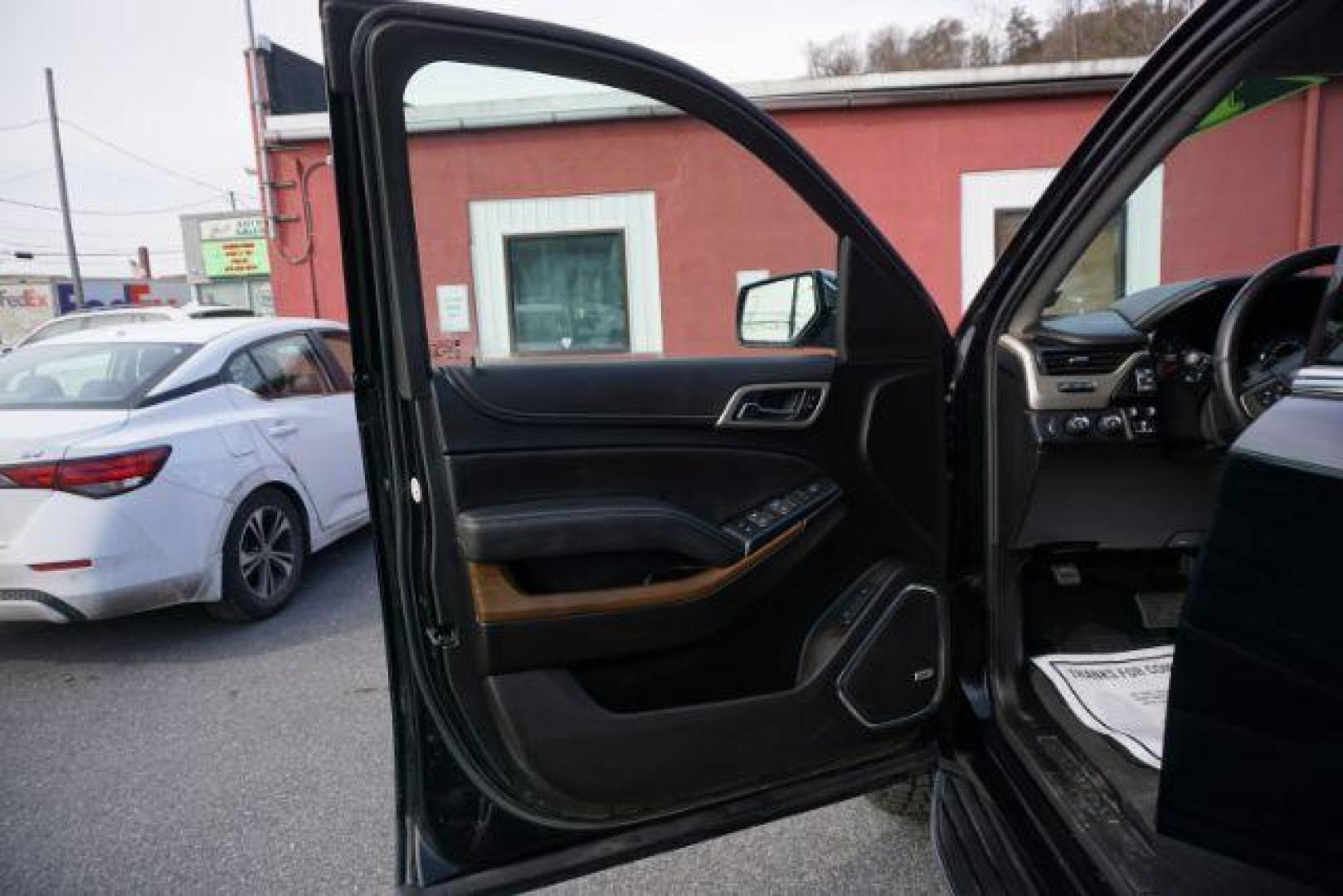 2019 Onyx Black /Jet Black GMC YUKON DENALI (1GKS2CKJ3KR) with an EcoTec3 6.2L V-8 gasoline direct injection engine, located at 312 Centre Ave, Schuylkill Haven, PA, 17972, (570) 593-5278, 40.638130, -76.177383- Photo#36