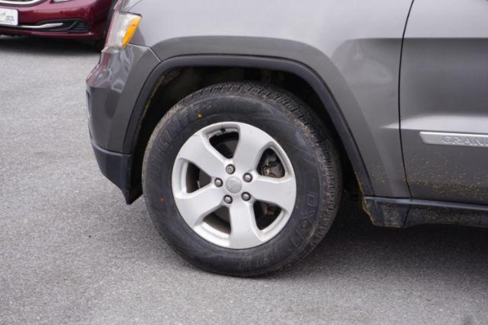 2012 Mineral Gray Metallic Clearcoat /Medium Graystone/Dark Graystone Jeep Grand Cherokee Laredo (1C4RJFAGXCC) , located at 312 Centre Ave, Schuylkill Haven, PA, 17972, (570) 593-5278, 40.638130, -76.177383 - Photo#3