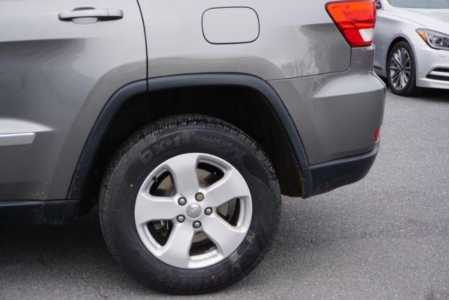 2012 Mineral Gray Metallic Clearcoat /Medium Graystone/Dark Graystone Jeep Grand Cherokee Laredo (1C4RJFAGXCC) , located at 312 Centre Ave, Schuylkill Haven, PA, 17972, (570) 593-5278, 40.638130, -76.177383 - Photo#8