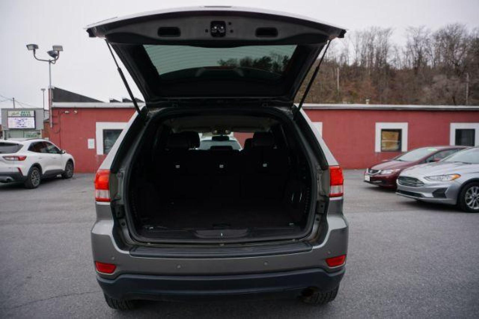 2012 Mineral Gray Metallic Clearcoat /Medium Graystone/Dark Graystone Jeep Grand Cherokee Laredo (1C4RJFAGXCC) , located at 312 Centre Ave, Schuylkill Haven, PA, 17972, (570) 593-5278, 40.638130, -76.177383 - Photo#11