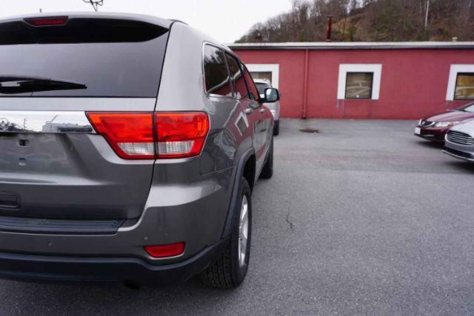 2012 Mineral Gray Metallic Clearcoat /Medium Graystone/Dark Graystone Jeep Grand Cherokee Laredo (1C4RJFAGXCC) , located at 312 Centre Ave, Schuylkill Haven, PA, 17972, (570) 593-5278, 40.638130, -76.177383 - Photo#13