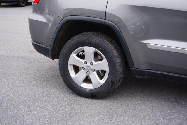 2012 Mineral Gray Metallic Clearcoat /Medium Graystone/Dark Graystone Jeep Grand Cherokee Laredo (1C4RJFAGXCC) , located at 312 Centre Ave, Schuylkill Haven, PA, 17972, (570) 593-5278, 40.638130, -76.177383 - Photo#20