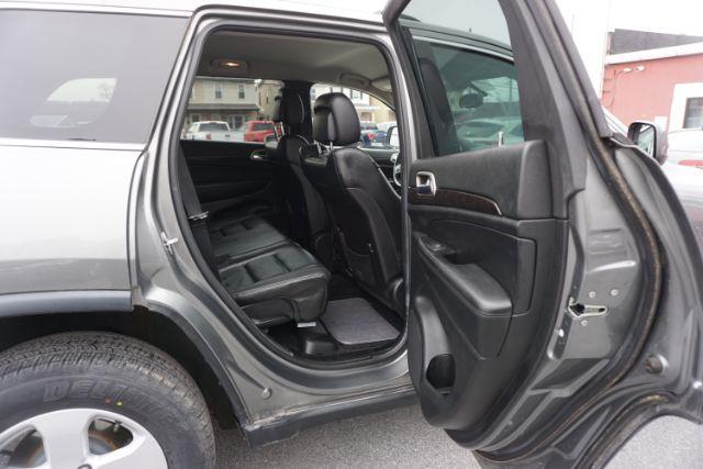 2012 Mineral Gray Metallic Clearcoat /Medium Graystone/Dark Graystone Jeep Grand Cherokee Laredo (1C4RJFAGXCC) , located at 312 Centre Ave, Schuylkill Haven, PA, 17972, (570) 593-5278, 40.638130, -76.177383 - Photo#46