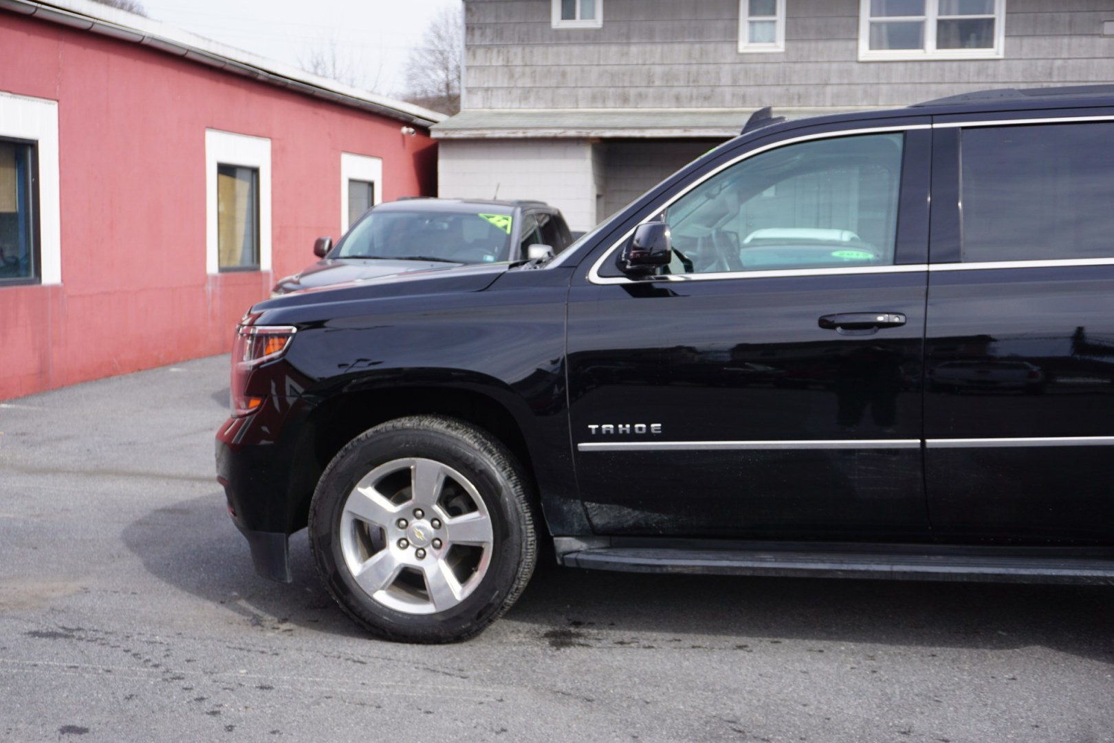 2015 Black /Cocoa/Dune CHEVROLET TAHOE LT (1GNSKBKC3FR) with an EcoTec3 5.3L V-8 gasoline direct injection engine, located at 312 Centre Ave, Schuylkill Haven, PA, 17972, (570) 593-5278, 40.638130, -76.177383 - Photo#1