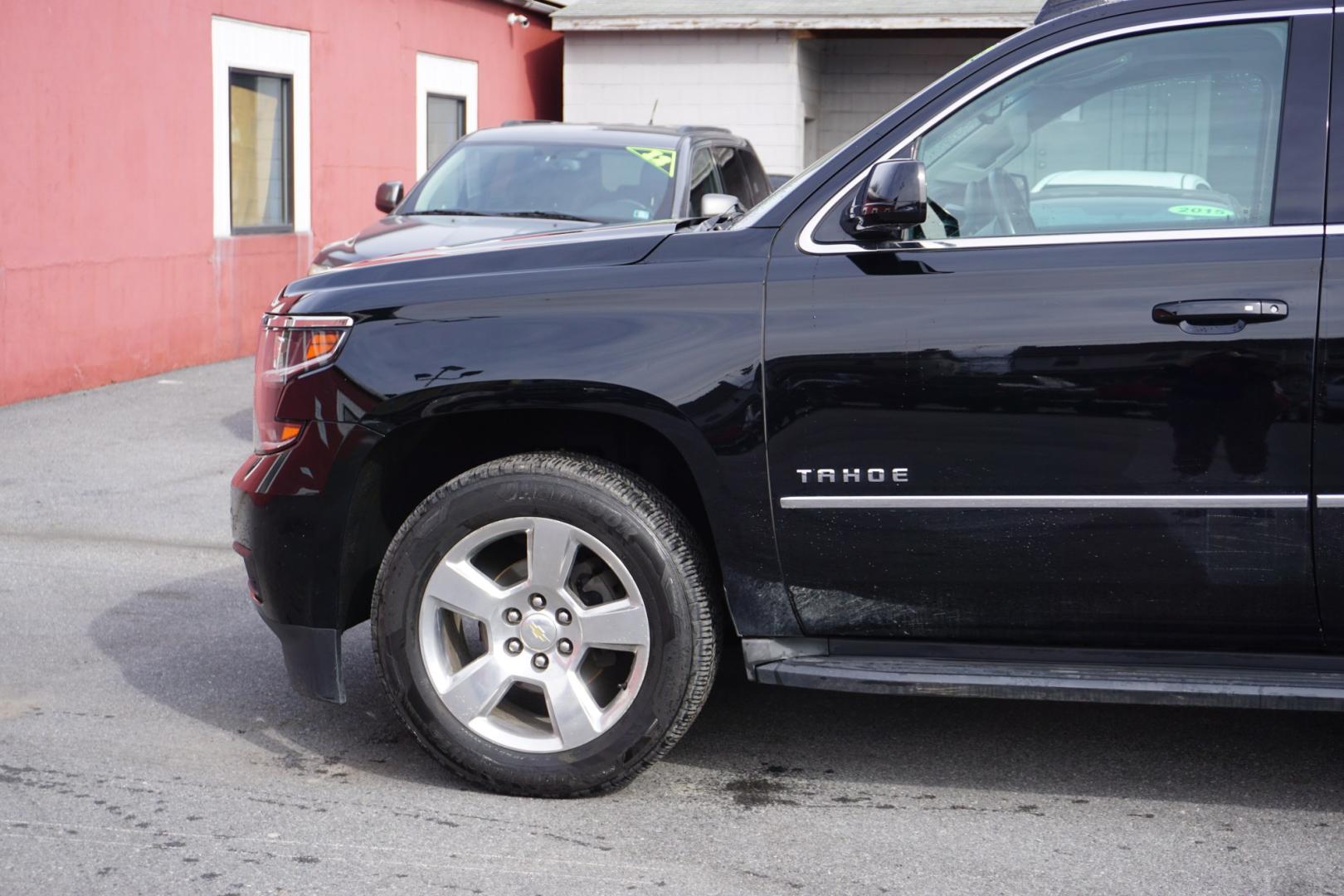 2015 Black /Cocoa/Dune CHEVROLET TAHOE LT (1GNSKBKC3FR) with an EcoTec3 5.3L V-8 gasoline direct injection engine, located at 312 Centre Ave, Schuylkill Haven, PA, 17972, (570) 593-5278, 40.638130, -76.177383- Photo#2