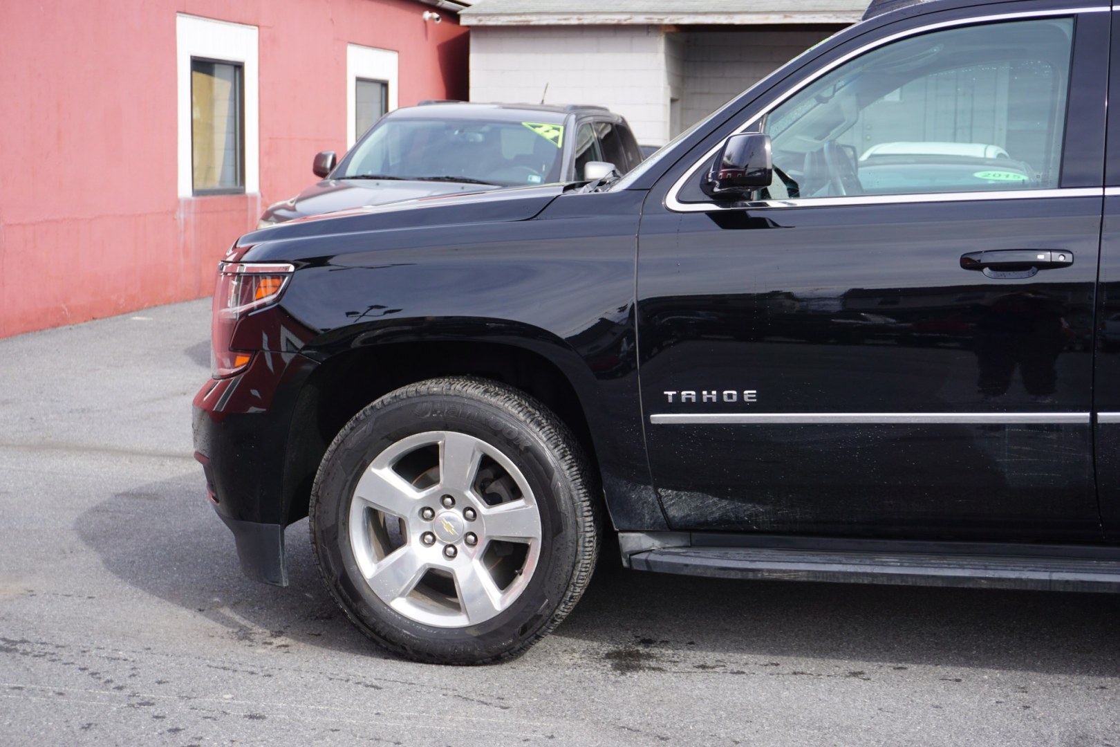 2015 Black /Cocoa/Dune CHEVROLET TAHOE LT (1GNSKBKC3FR) with an EcoTec3 5.3L V-8 gasoline direct injection engine, located at 312 Centre Ave, Schuylkill Haven, PA, 17972, (570) 593-5278, 40.638130, -76.177383 - Photo#2