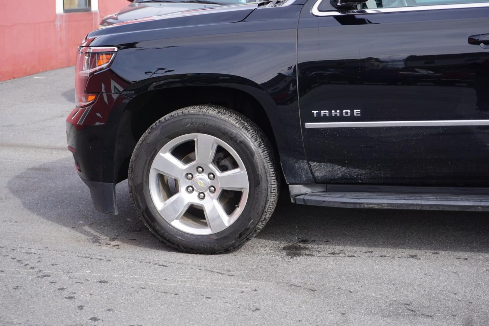 2015 Black /Cocoa/Dune CHEVROLET TAHOE LT (1GNSKBKC3FR) with an EcoTec3 5.3L V-8 gasoline direct injection engine, located at 312 Centre Ave, Schuylkill Haven, PA, 17972, (570) 593-5278, 40.638130, -76.177383- Photo#3