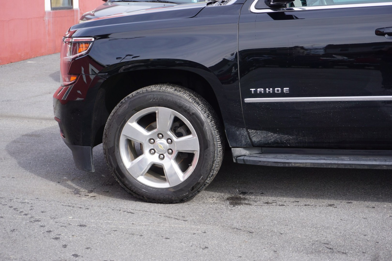 2015 Black /Cocoa/Dune CHEVROLET TAHOE LT (1GNSKBKC3FR) with an EcoTec3 5.3L V-8 gasoline direct injection engine, located at 312 Centre Ave, Schuylkill Haven, PA, 17972, (570) 593-5278, 40.638130, -76.177383 - Photo#3