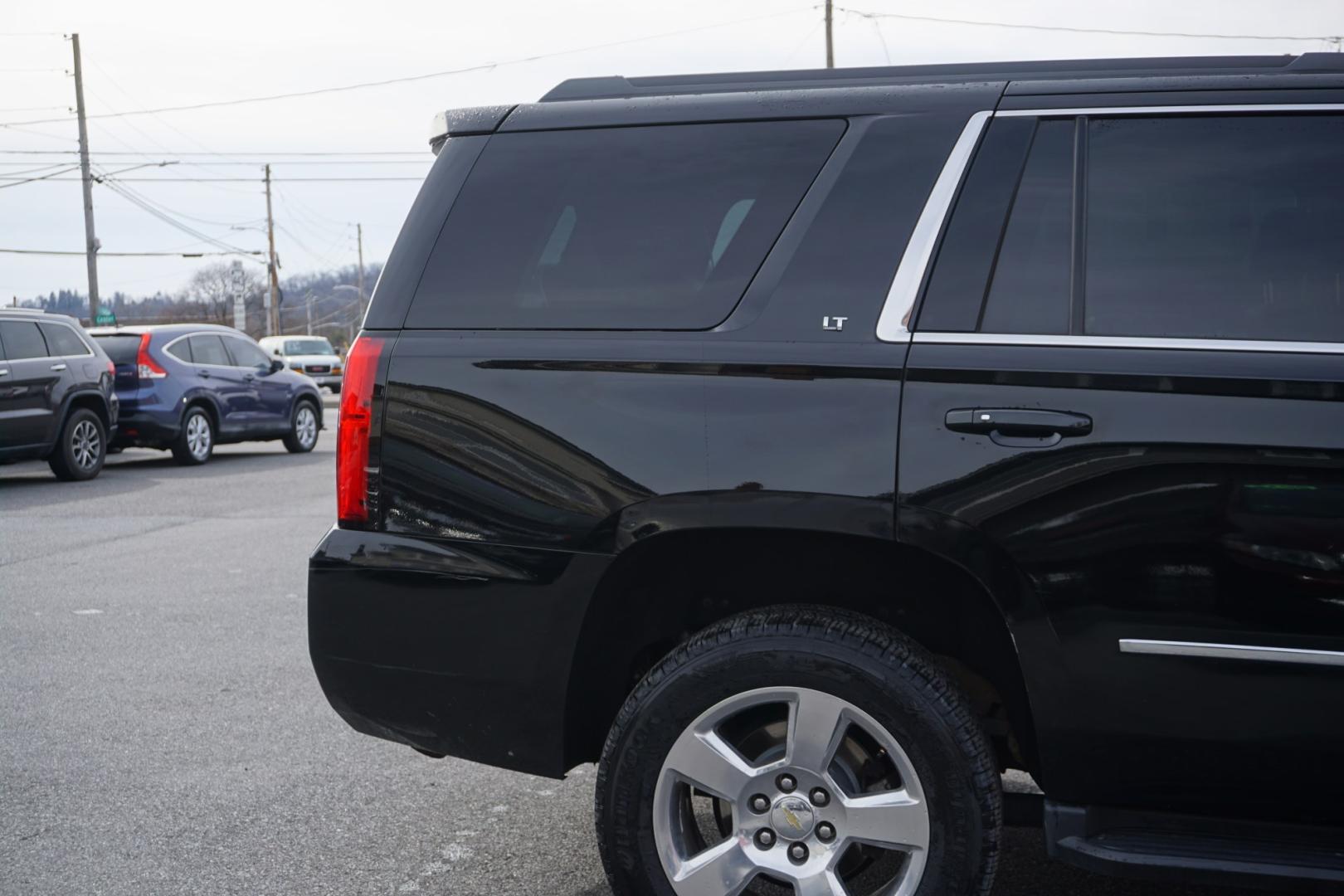 2015 Black /Cocoa/Dune CHEVROLET TAHOE LT (1GNSKBKC3FR) with an EcoTec3 5.3L V-8 gasoline direct injection engine, located at 312 Centre Ave, Schuylkill Haven, PA, 17972, (570) 593-5278, 40.638130, -76.177383- Photo#17