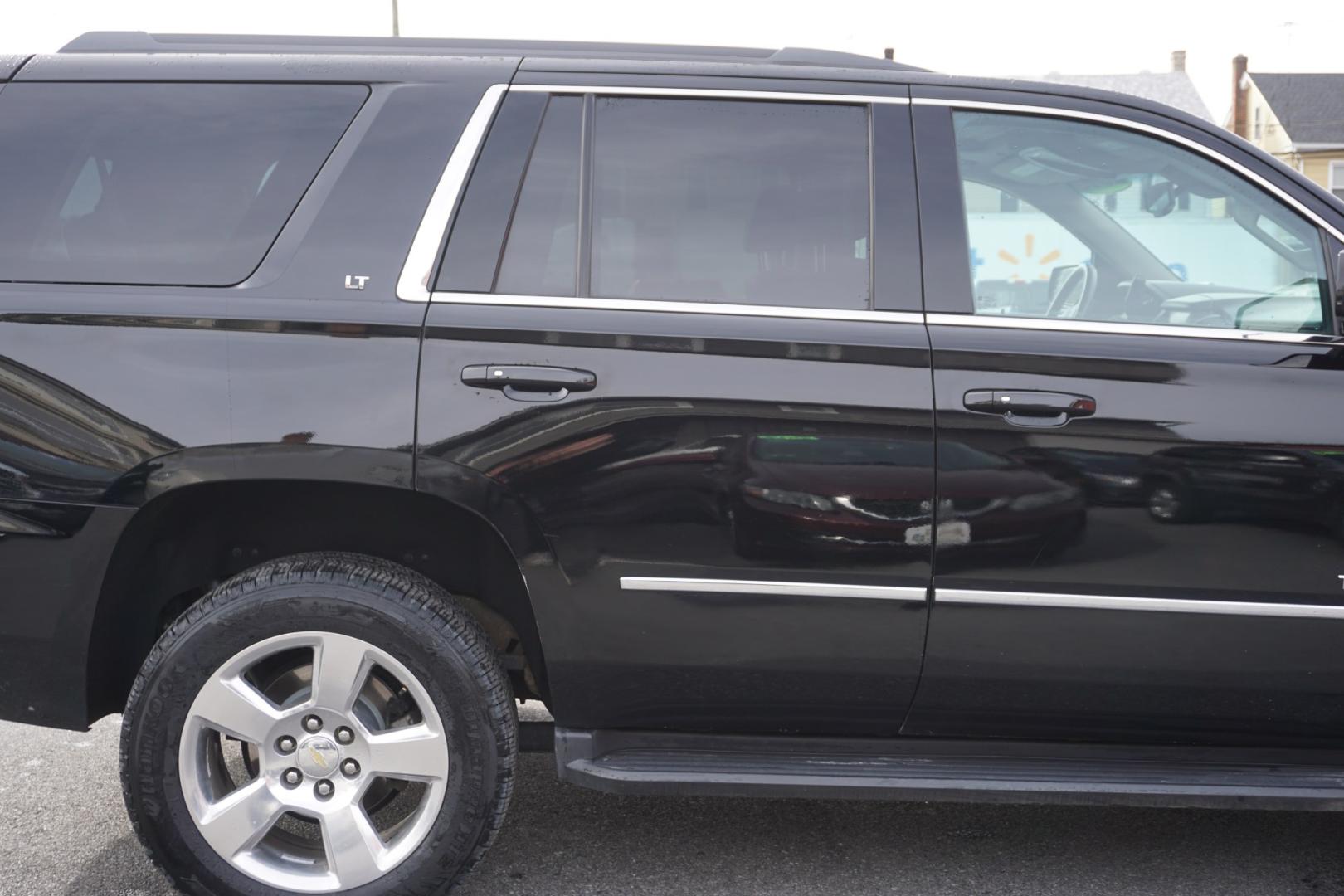 2015 Black /Cocoa/Dune CHEVROLET TAHOE LT (1GNSKBKC3FR) with an EcoTec3 5.3L V-8 gasoline direct injection engine, located at 312 Centre Ave, Schuylkill Haven, PA, 17972, (570) 593-5278, 40.638130, -76.177383 - Photo#19