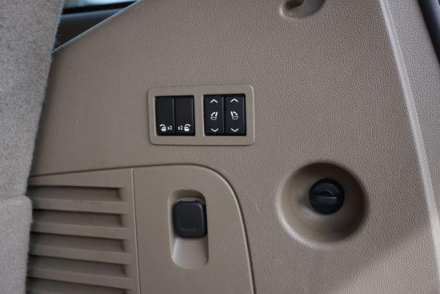 2015 Black /Cocoa/Dune Chevrolet Tahoe LT (1GNSKBKC3FR) with an EcoTec3 5.3L V-8 gasoline direct injection engine, located at 312 Centre Ave, Schuylkill Haven, PA, 17972, (570) 593-5278, 40.638130, -76.177383 - Photo#13