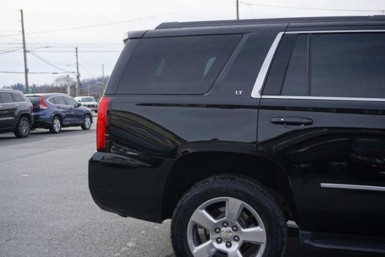 2015 Black /Cocoa/Dune CHEVROLET TAHOE LT (1GNSKBKC3FR) with an EcoTec3 5.3L V-8 gasoline direct injection engine, located at 312 Centre Ave, Schuylkill Haven, PA, 17972, (570) 593-5278, 40.638130, -76.177383- Photo#57