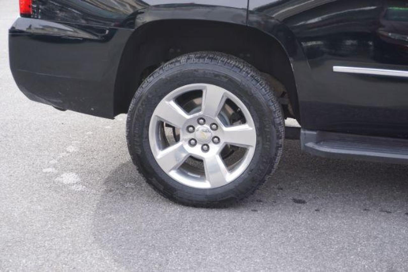 2015 Black /Cocoa/Dune CHEVROLET TAHOE LT (1GNSKBKC3FR) with an EcoTec3 5.3L V-8 gasoline direct injection engine, located at 312 Centre Ave, Schuylkill Haven, PA, 17972, (570) 593-5278, 40.638130, -76.177383- Photo#58