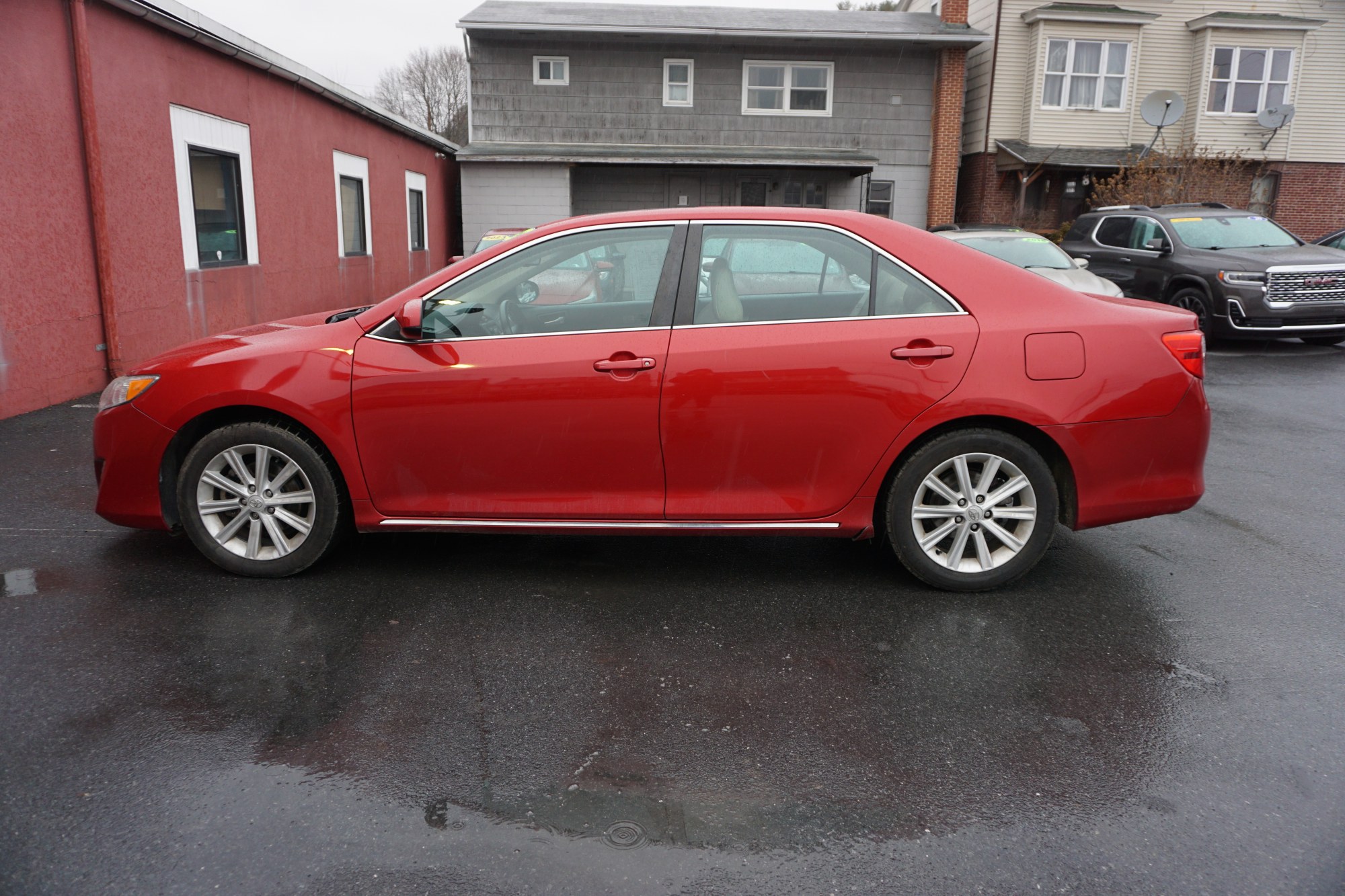 photo of 2014 Toyota Camry SE V6 | XLE V6