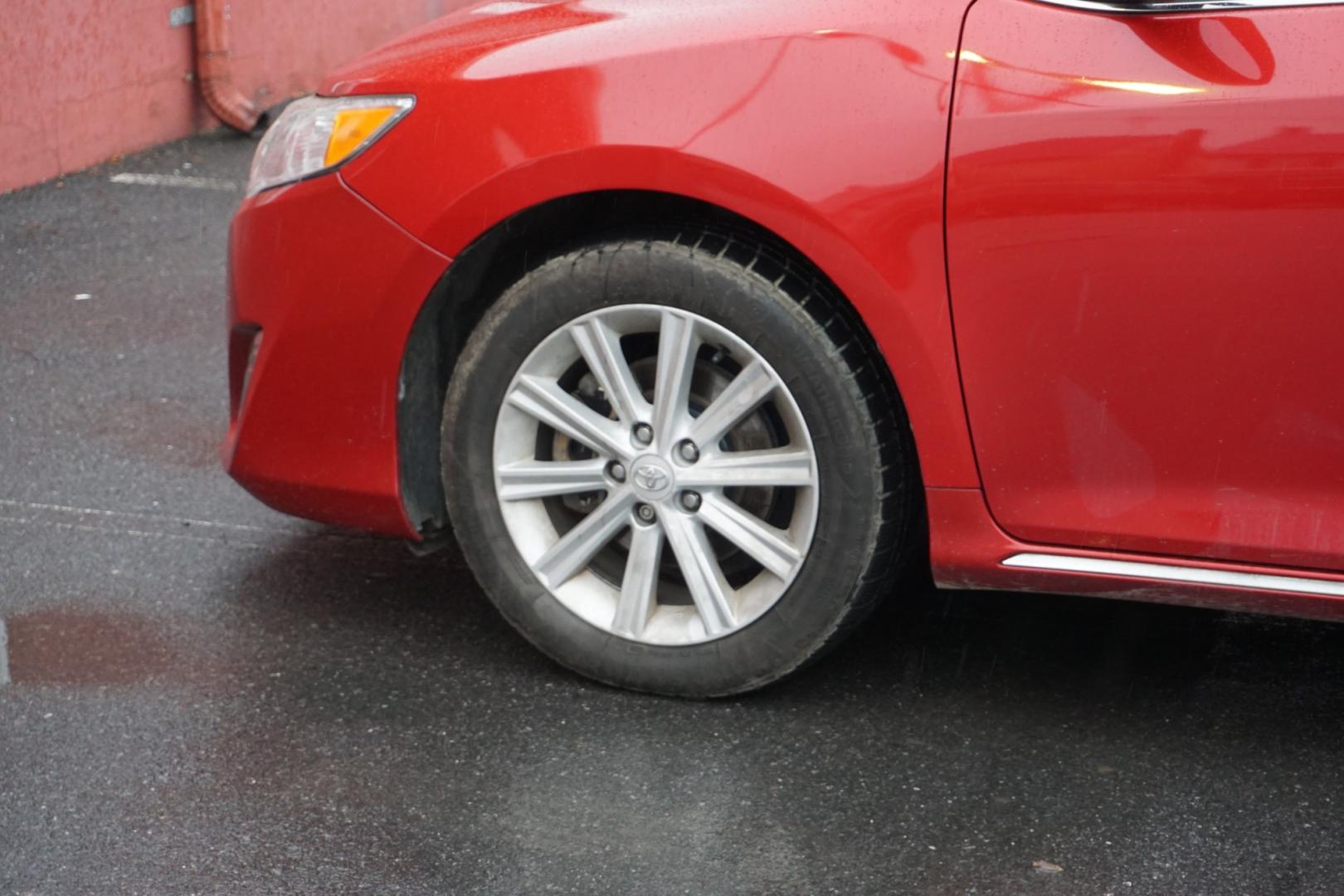 2014 Barcelona Red Metallic /Black/Ash 2-Tone TOYOTA CAMRY XLE (4T1BK1FK2EU) with an 3.5L V-6 DOHC engine, located at 312 Centre Ave, Schuylkill Haven, PA, 17972, (570) 593-5278, 40.638130, -76.177383- Photo#3