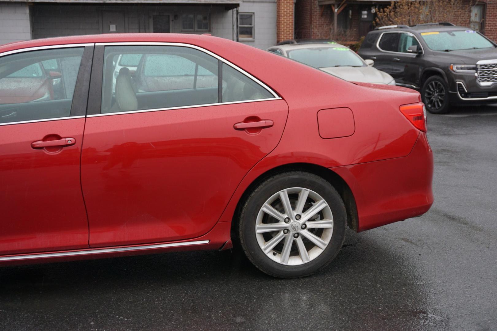 2014 Barcelona Red Metallic /Black/Ash 2-Tone TOYOTA CAMRY XLE (4T1BK1FK2EU) with an 3.5L V-6 DOHC engine, located at 312 Centre Ave, Schuylkill Haven, PA, 17972, (570) 593-5278, 40.638130, -76.177383- Photo#5