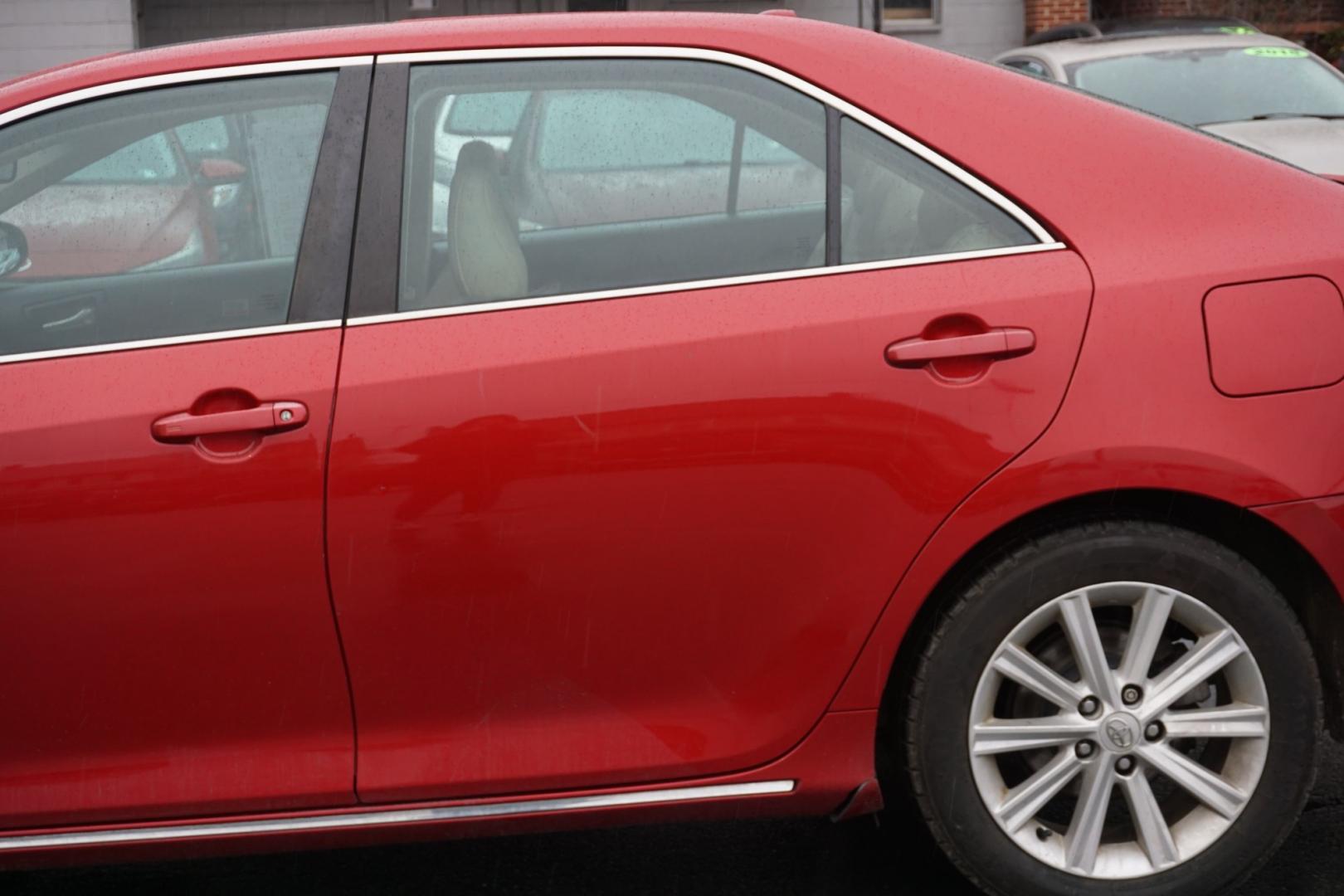 2014 Barcelona Red Metallic /Black/Ash 2-Tone TOYOTA CAMRY XLE (4T1BK1FK2EU) with an 3.5L V-6 DOHC engine, located at 312 Centre Ave, Schuylkill Haven, PA, 17972, (570) 593-5278, 40.638130, -76.177383- Photo#6