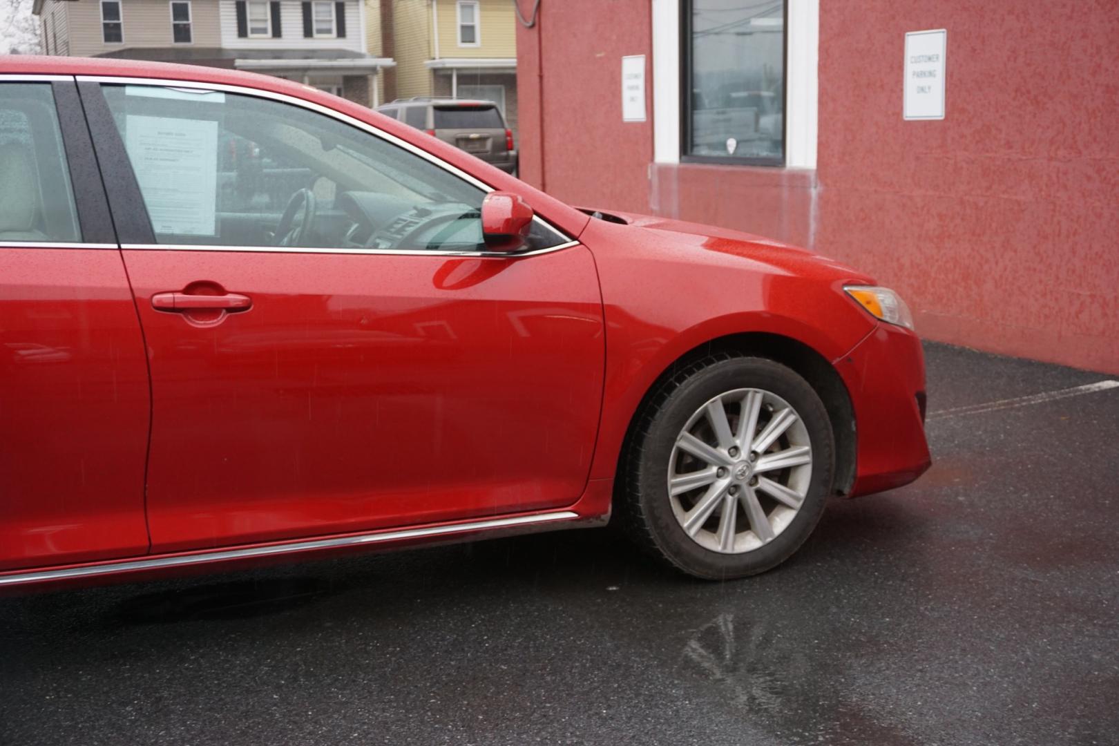 2014 Barcelona Red Metallic /Black/Ash 2-Tone TOYOTA CAMRY XLE (4T1BK1FK2EU) with an 3.5L V-6 DOHC engine, located at 312 Centre Ave, Schuylkill Haven, PA, 17972, (570) 593-5278, 40.638130, -76.177383- Photo#19