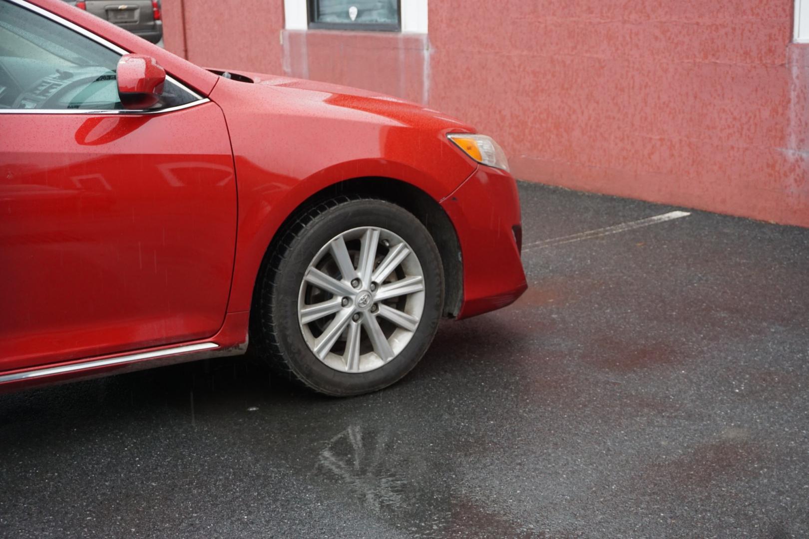 2014 Barcelona Red Metallic /Black/Ash 2-Tone TOYOTA CAMRY XLE (4T1BK1FK2EU) with an 3.5L V-6 DOHC engine, located at 312 Centre Ave, Schuylkill Haven, PA, 17972, (570) 593-5278, 40.638130, -76.177383- Photo#21