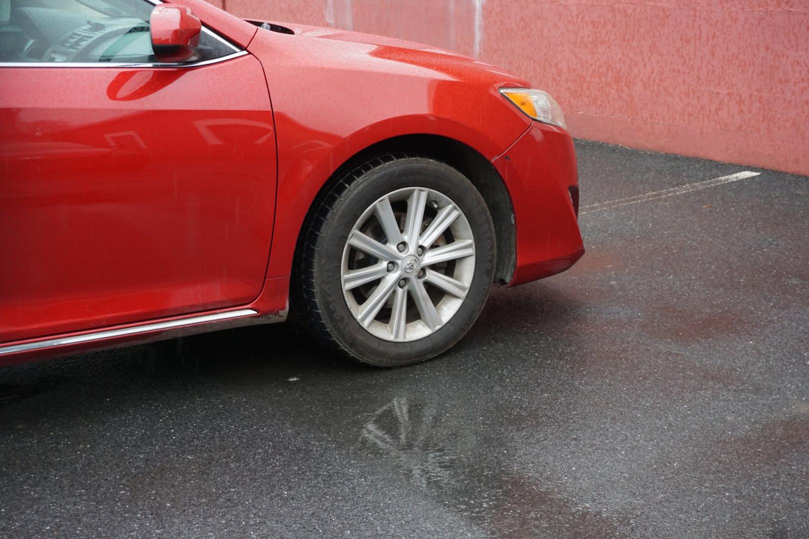 2014 Barcelona Red Metallic /Black/Ash 2-Tone TOYOTA CAMRY XLE (4T1BK1FK2EU) with an 3.5L V-6 DOHC engine, located at 312 Centre Ave, Schuylkill Haven, PA, 17972, (570) 593-5278, 40.638130, -76.177383- Photo#22