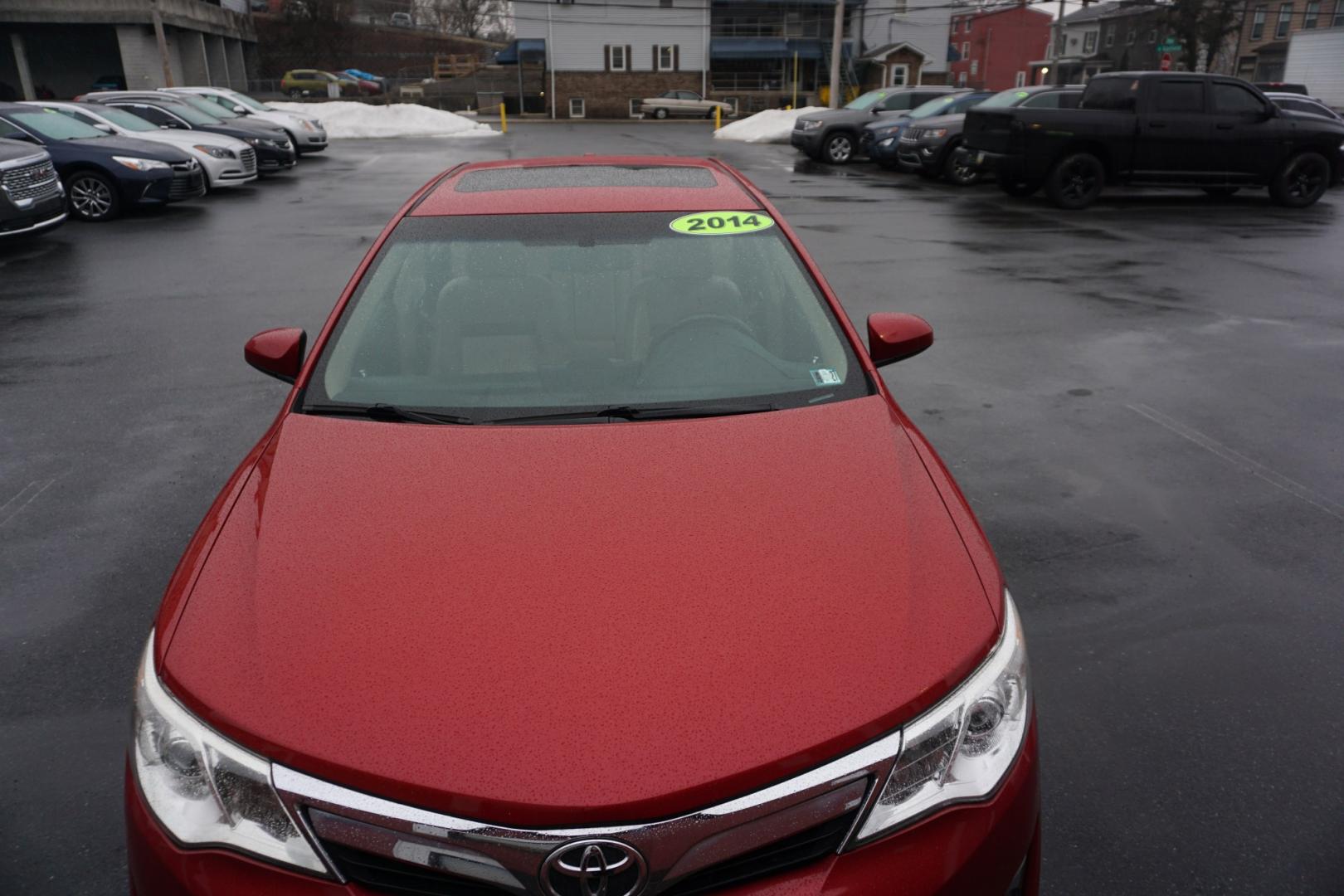 2014 Barcelona Red Metallic /Black/Ash 2-Tone TOYOTA CAMRY XLE (4T1BK1FK2EU) with an 3.5L V-6 DOHC engine, located at 312 Centre Ave, Schuylkill Haven, PA, 17972, (570) 593-5278, 40.638130, -76.177383- Photo#24