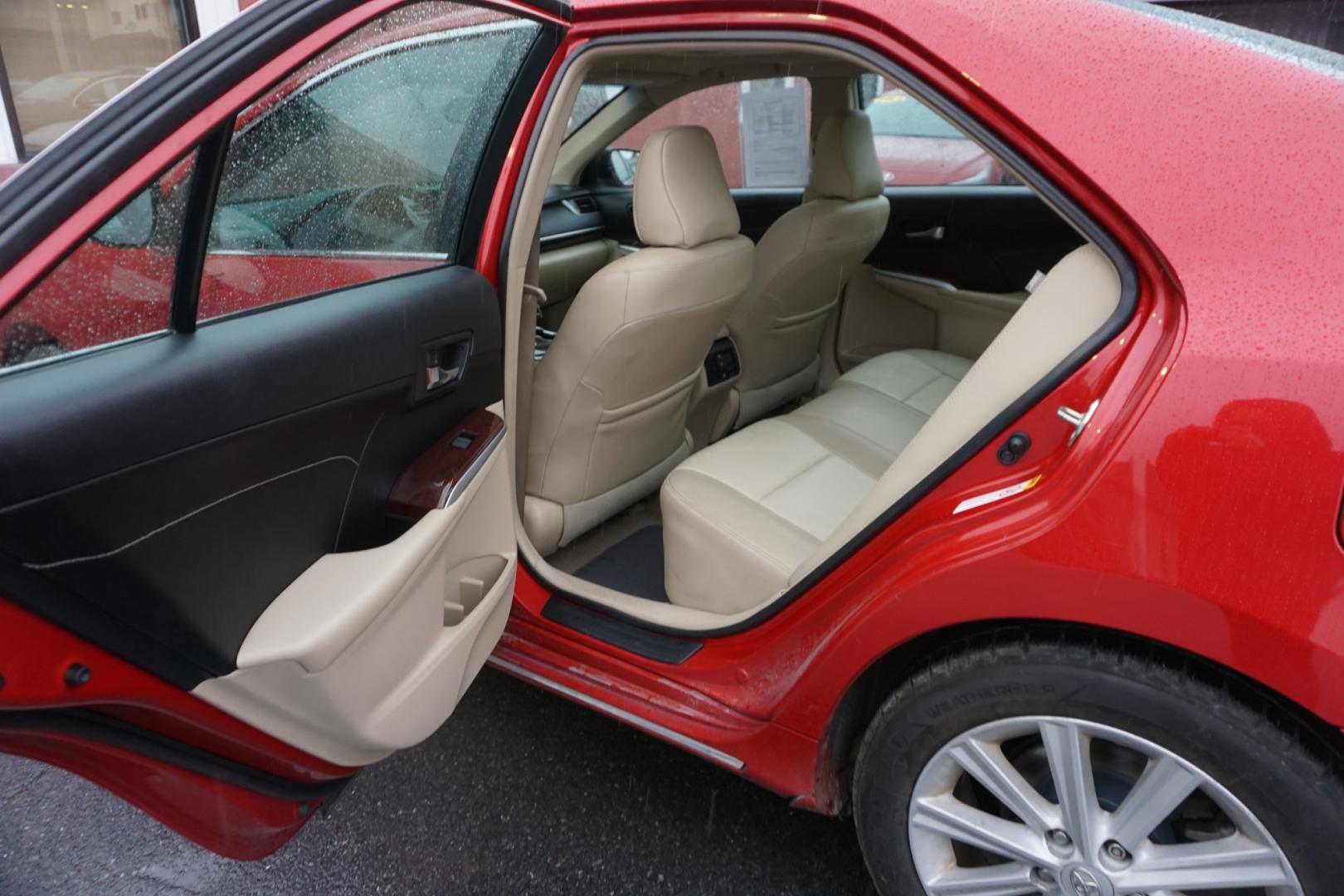 2014 Barcelona Red Metallic /Black/Ash 2-Tone TOYOTA CAMRY XLE (4T1BK1FK2EU) with an 3.5L V-6 DOHC engine, located at 312 Centre Ave, Schuylkill Haven, PA, 17972, (570) 593-5278, 40.638130, -76.177383- Photo#35