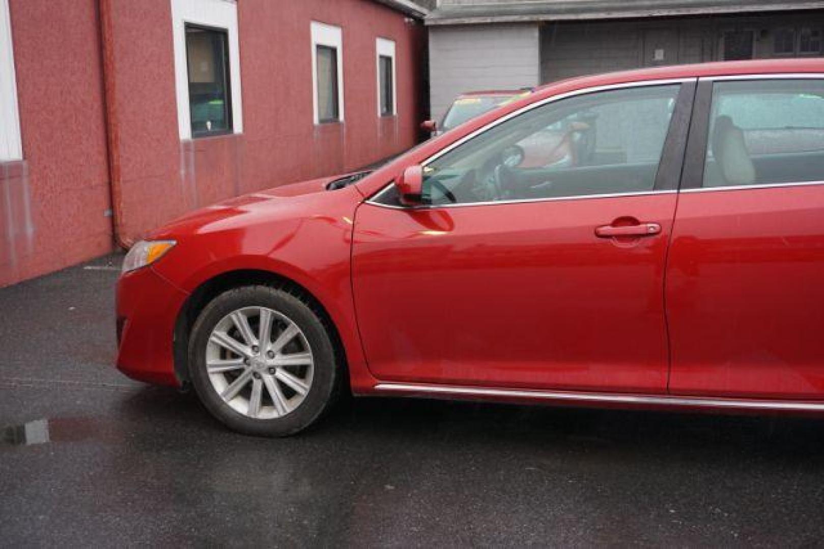 2014 Barcelona Red Metallic /Black/Ash 2-Tone TOYOTA CAMRY XLE (4T1BK1FK2EU) with an 3.5L V-6 DOHC engine, located at 312 Centre Ave, Schuylkill Haven, PA, 17972, (570) 593-5278, 40.638130, -76.177383- Photo#41