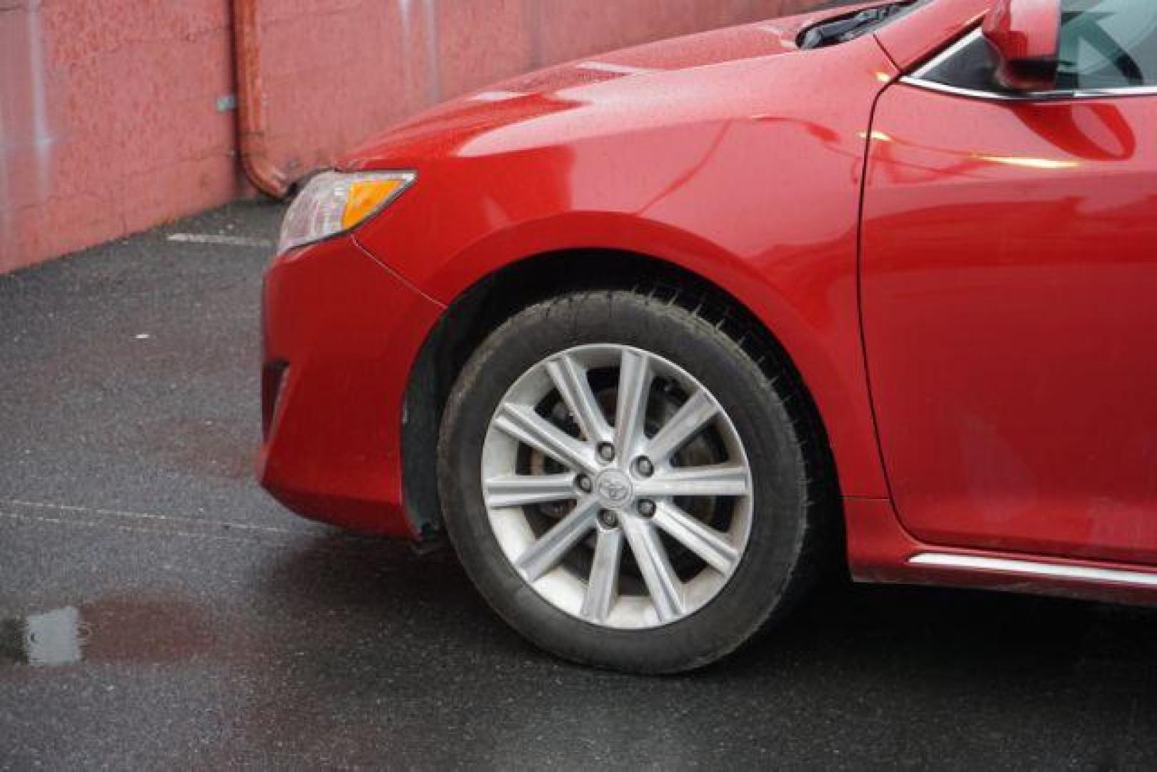 2014 Barcelona Red Metallic /Black/Ash 2-Tone TOYOTA CAMRY XLE (4T1BK1FK2EU) with an 3.5L V-6 DOHC engine, located at 312 Centre Ave, Schuylkill Haven, PA, 17972, (570) 593-5278, 40.638130, -76.177383- Photo#42