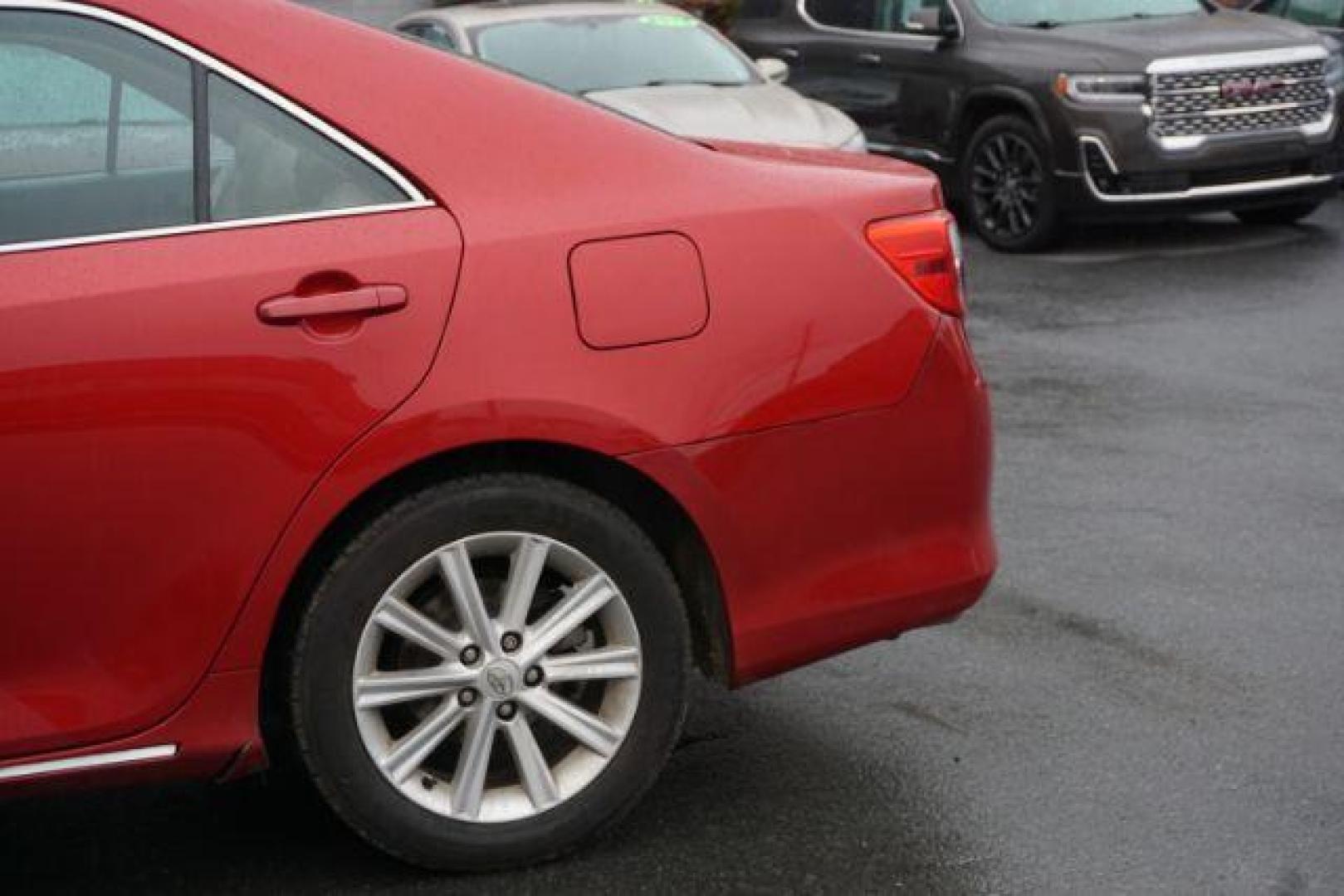 2014 Barcelona Red Metallic /Black/Ash 2-Tone TOYOTA CAMRY XLE (4T1BK1FK2EU) with an 3.5L V-6 DOHC engine, located at 312 Centre Ave, Schuylkill Haven, PA, 17972, (570) 593-5278, 40.638130, -76.177383- Photo#47