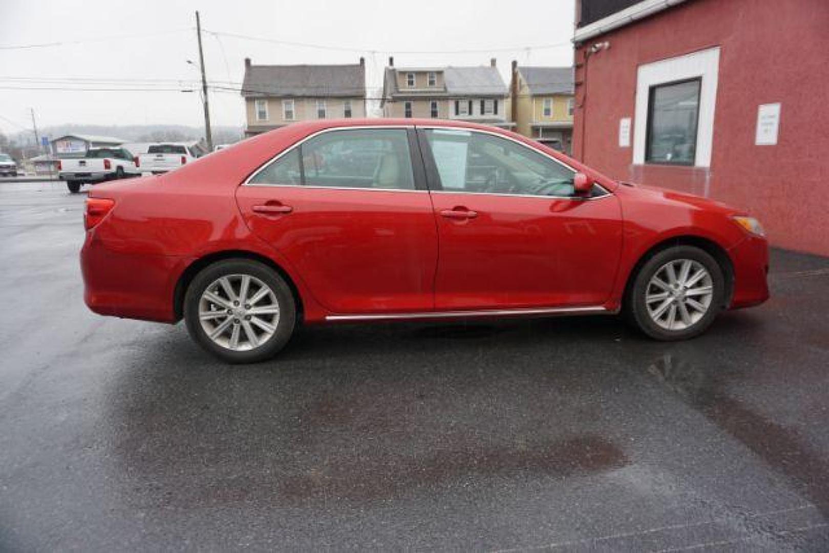 2014 Barcelona Red Metallic /Black/Ash 2-Tone TOYOTA CAMRY XLE (4T1BK1FK2EU) with an 3.5L V-6 DOHC engine, located at 312 Centre Ave, Schuylkill Haven, PA, 17972, (570) 593-5278, 40.638130, -76.177383- Photo#54