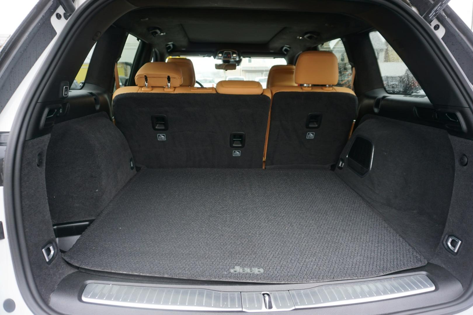 2022 Bright White Clearcoat /Tupelo/Black JEEP GRAND CHEROKEE SUMMIT RESERVE (1C4RJHET6N8) , located at 312 Centre Ave, Schuylkill Haven, PA, 17972, (570) 593-5278, 40.638130, -76.177383 - Photo#12