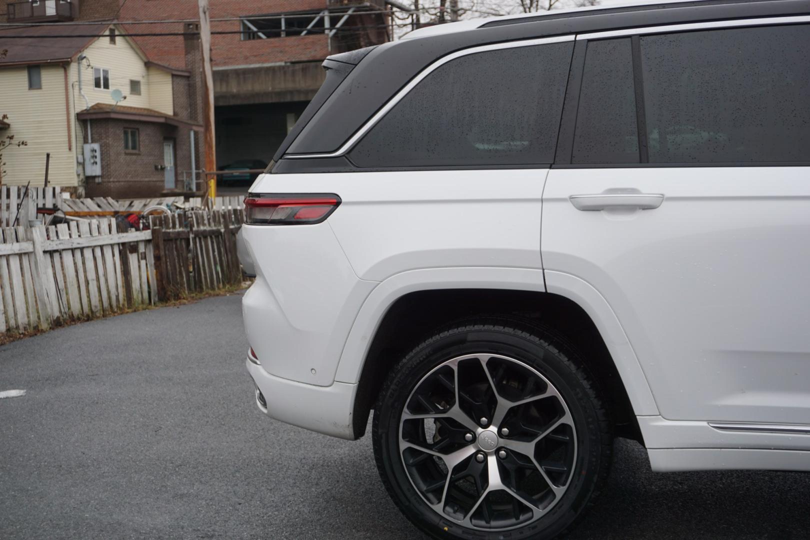2022 Bright White Clearcoat /Tupelo/Black JEEP GRAND CHEROKEE SUMMIT RESERVE (1C4RJHET6N8) , located at 312 Centre Ave, Schuylkill Haven, PA, 17972, (570) 593-5278, 40.638130, -76.177383 - Photo#15